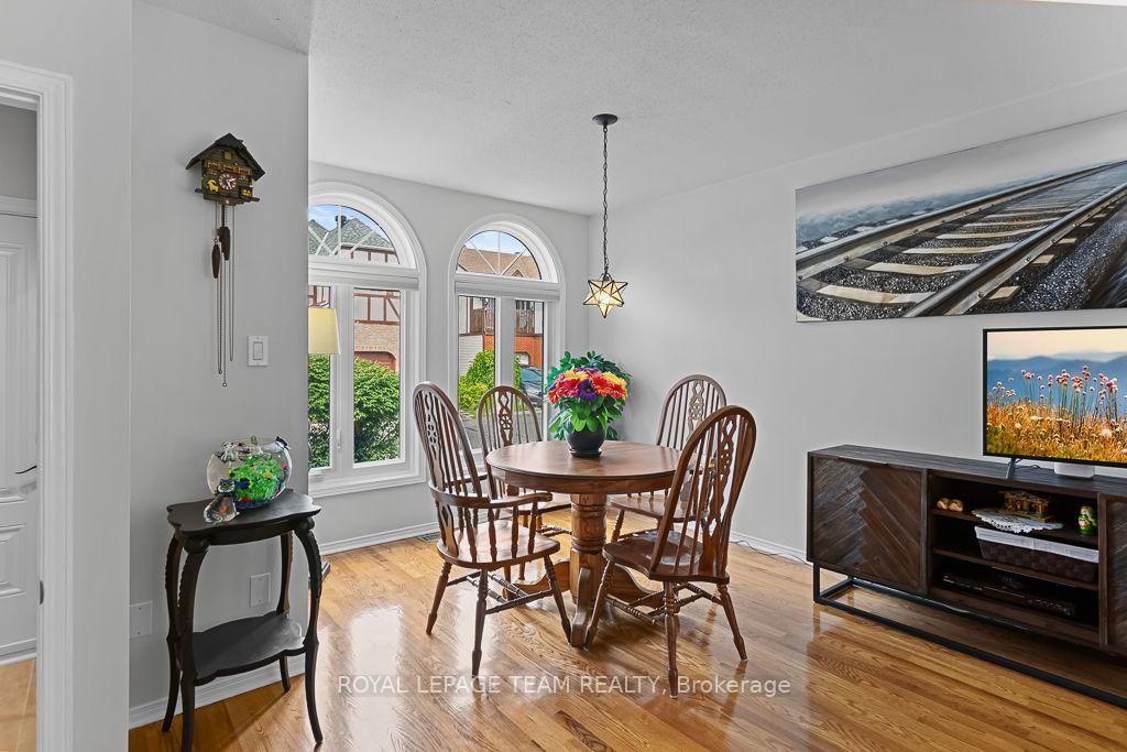 Photo 4 of 2756 Massicotte Lane, Ottawa, Emerald Woods/Sawmill Creek — HOMEH