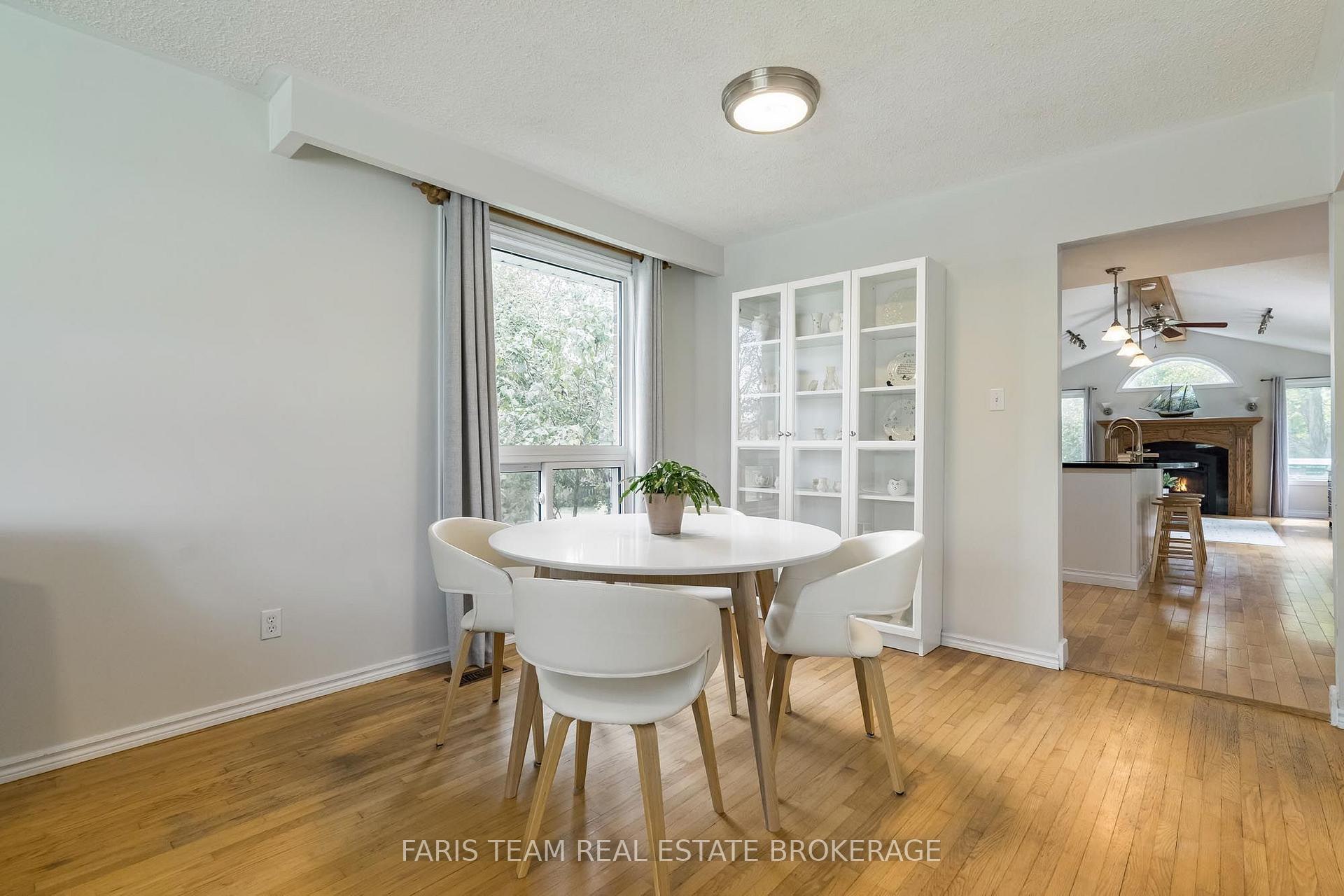 Photo 11 of 19 Colleen Avenue, Barrie, Grove East — HOMEH