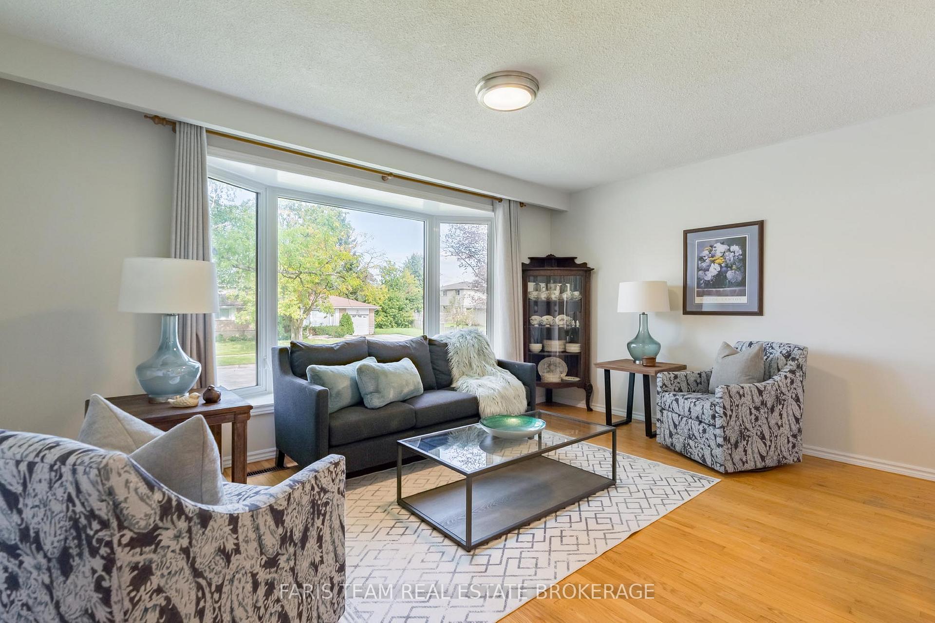 Photo 13 of 19 Colleen Avenue, Barrie, Grove East — HOMEH