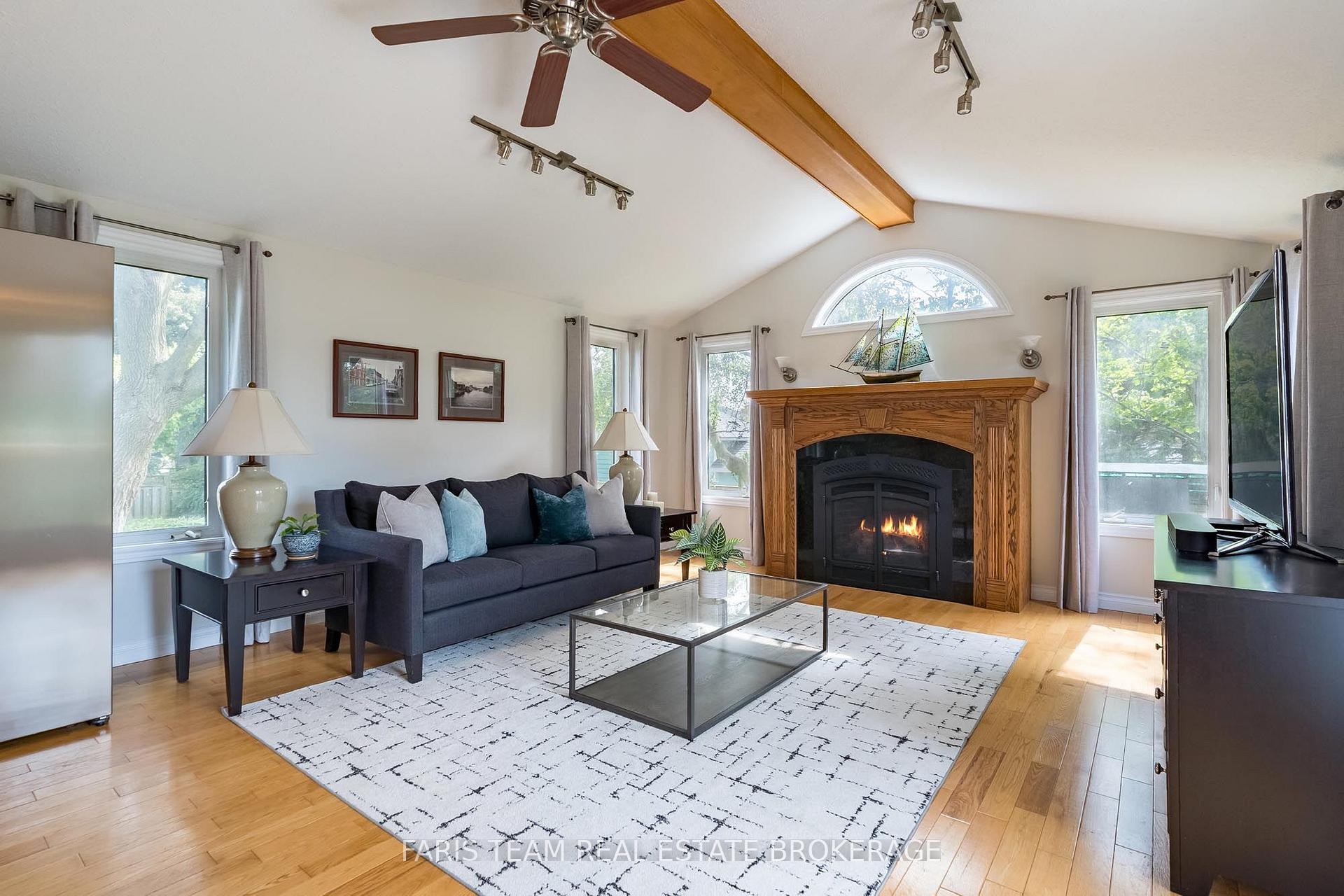 Photo 17 of 19 Colleen Avenue, Barrie, Grove East — HOMEH