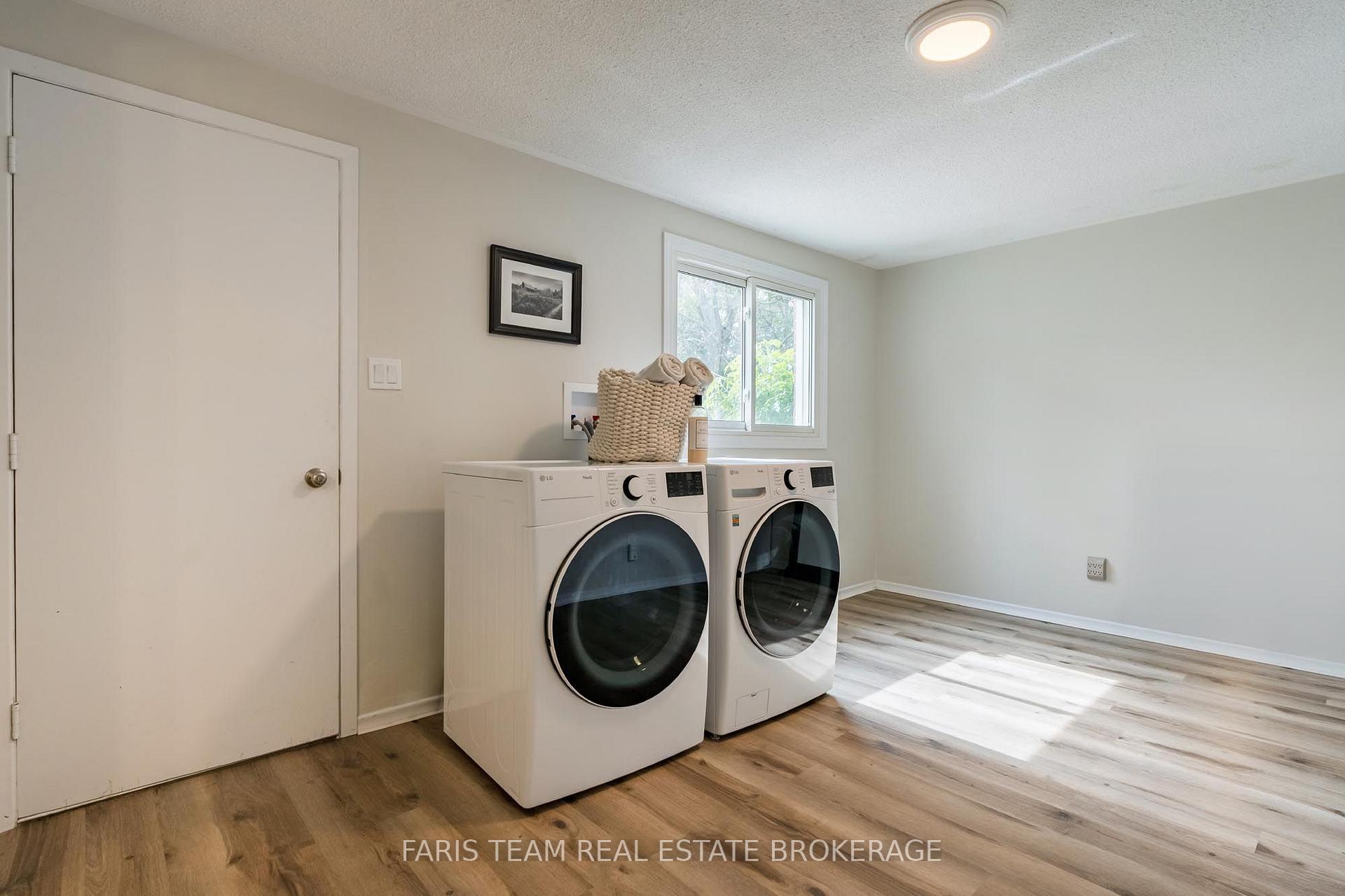 Photo 22 of 19 Colleen Avenue, Barrie, Grove East — HOMEH