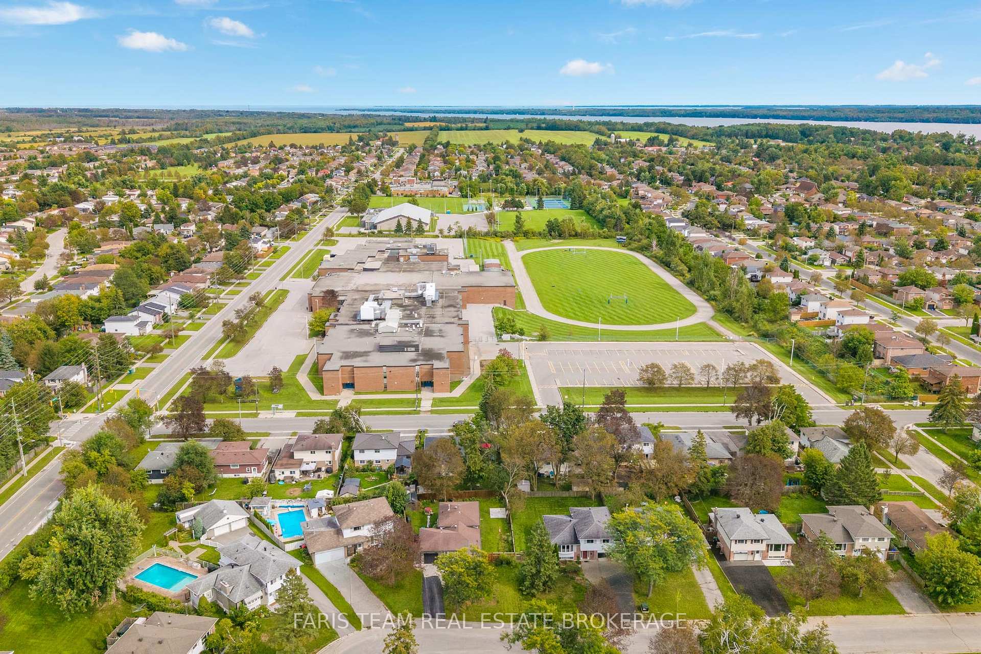 Photo 48 of 19 Colleen Avenue, Barrie, Grove East — HOMEH