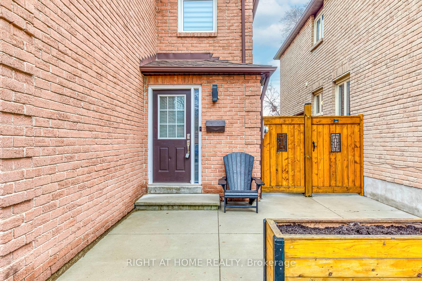Photo 2 of 4164 Forest Fire Crescent, Mississauga, Rathwood — HOMEH