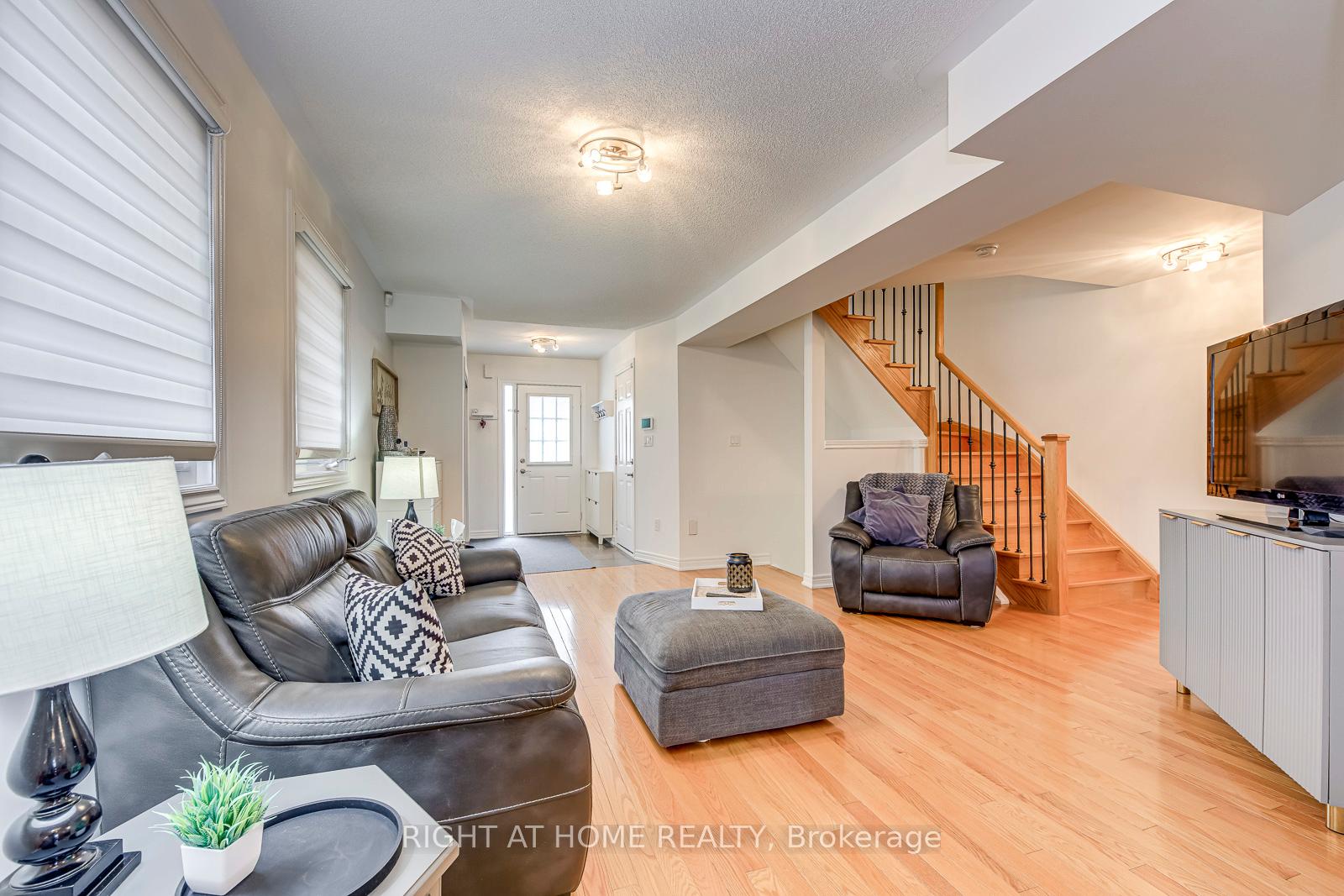 Photo 5 of 4164 Forest Fire Crescent, Mississauga, Rathwood — HOMEH