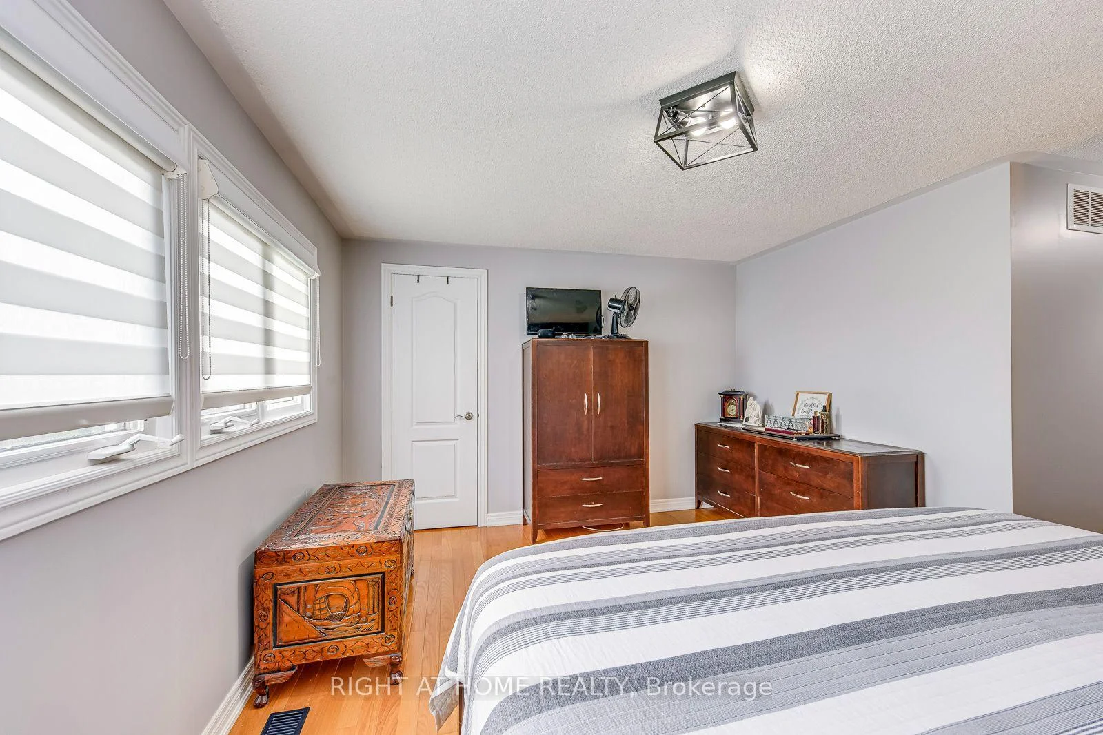 Photo 16 of 4164 Forest Fire Crescent, Mississauga, Rathwood — HOMEH