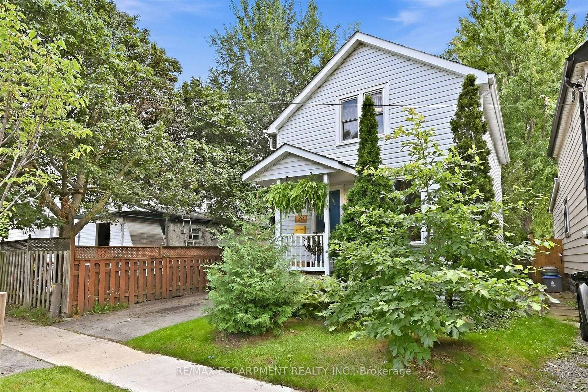 Photo 2 of 174 Beech Street, St. Catharines, Downtown — HOMEH