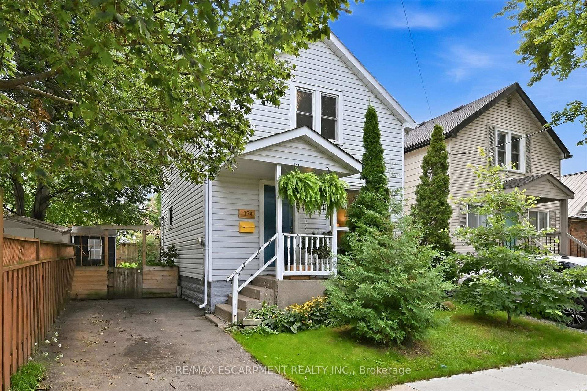 Photo 3 of 174 Beech Street, St. Catharines, Downtown — HOMEH