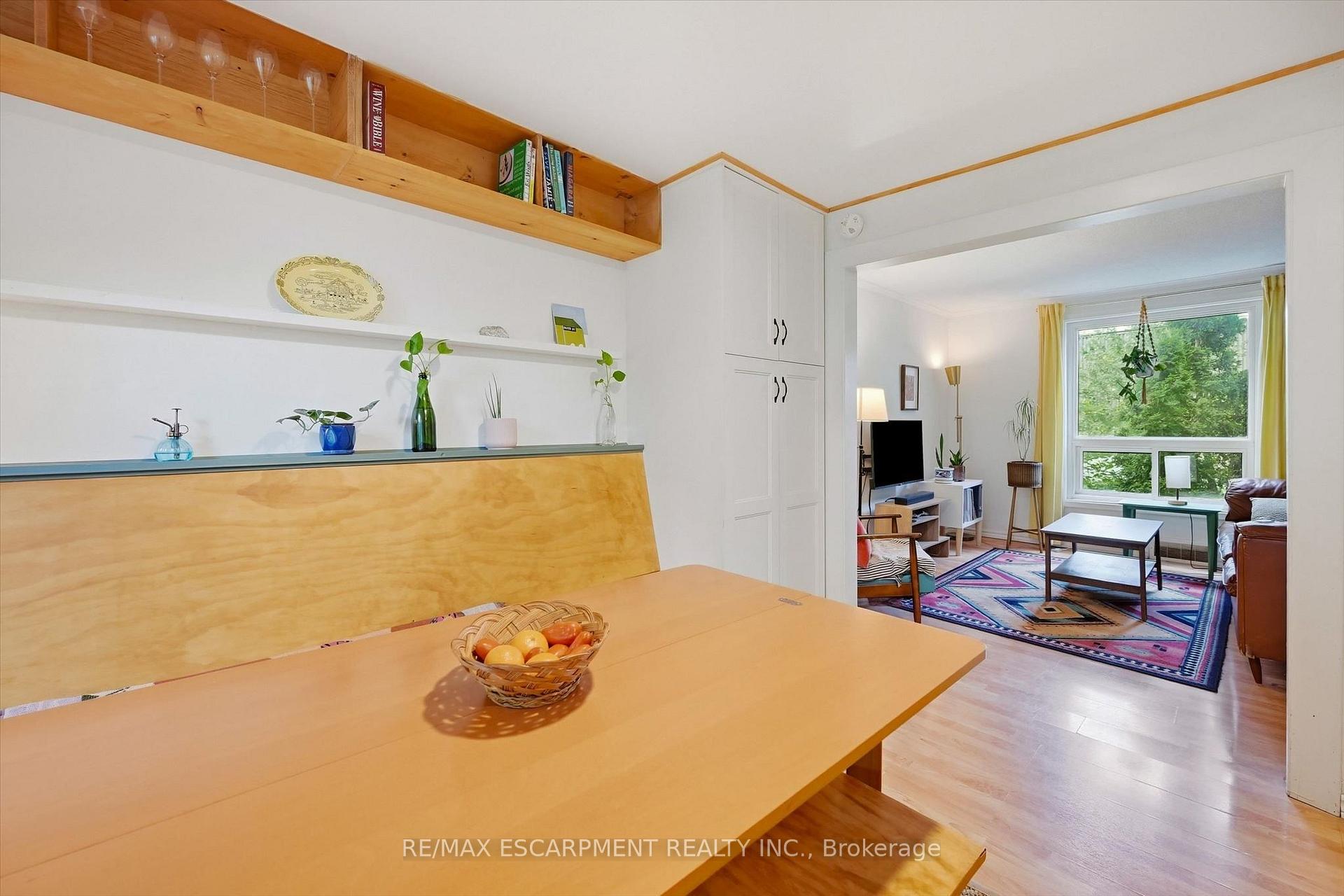 Photo 11 of 174 Beech Street, St. Catharines, Downtown — HOMEH