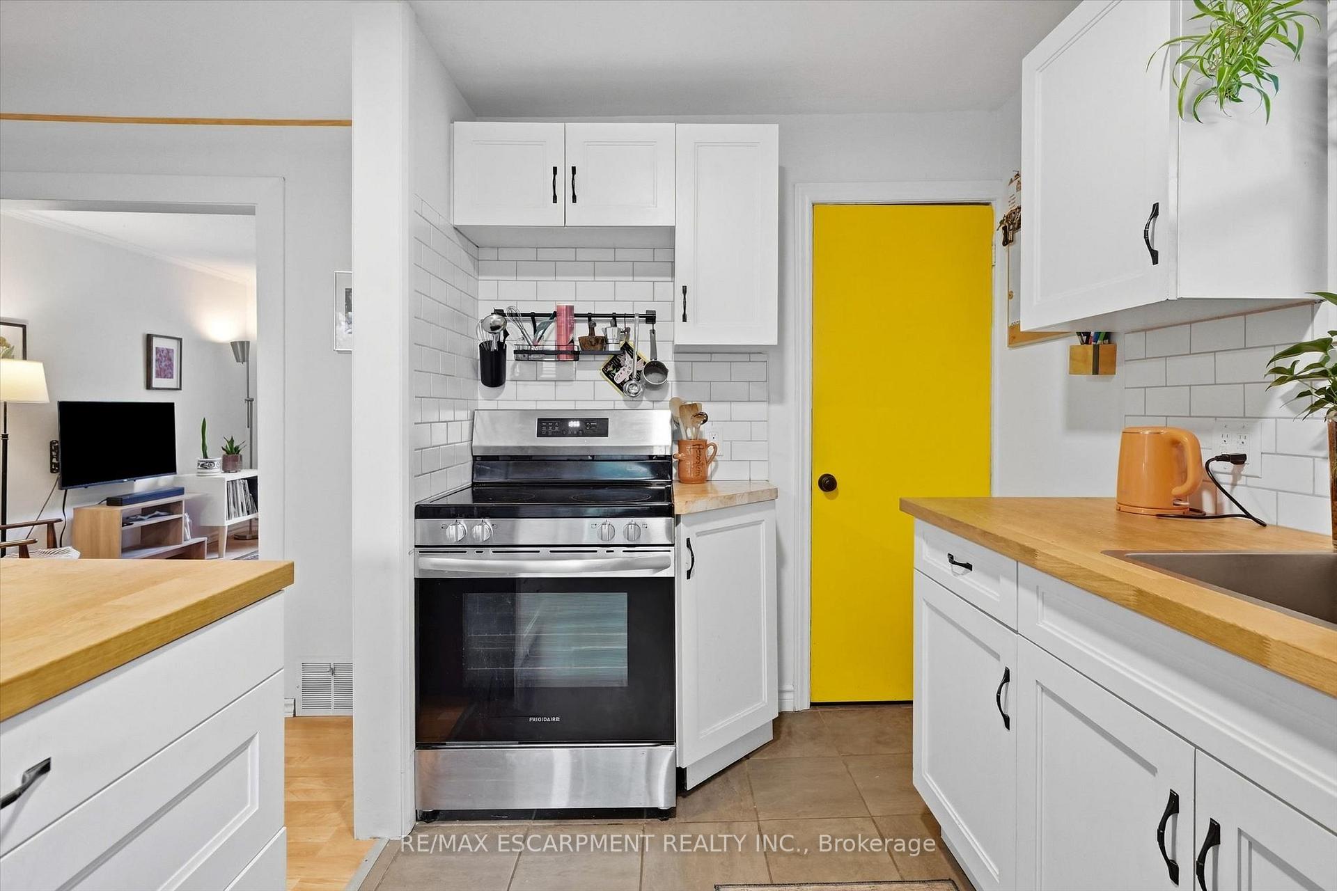 Photo 13 of 174 Beech Street, St. Catharines, Downtown — HOMEH