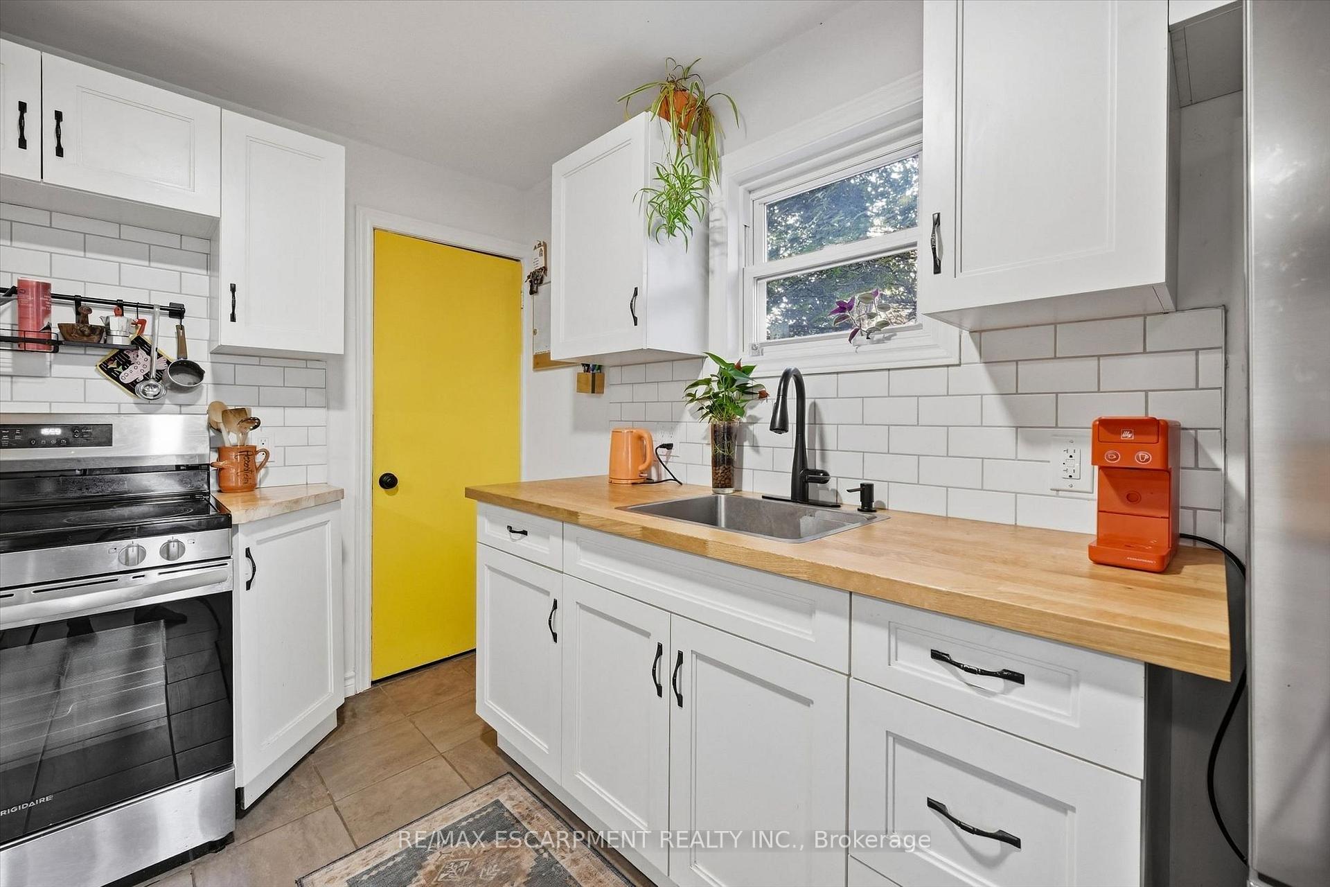 Photo 14 of 174 Beech Street, St. Catharines, Downtown — HOMEH
