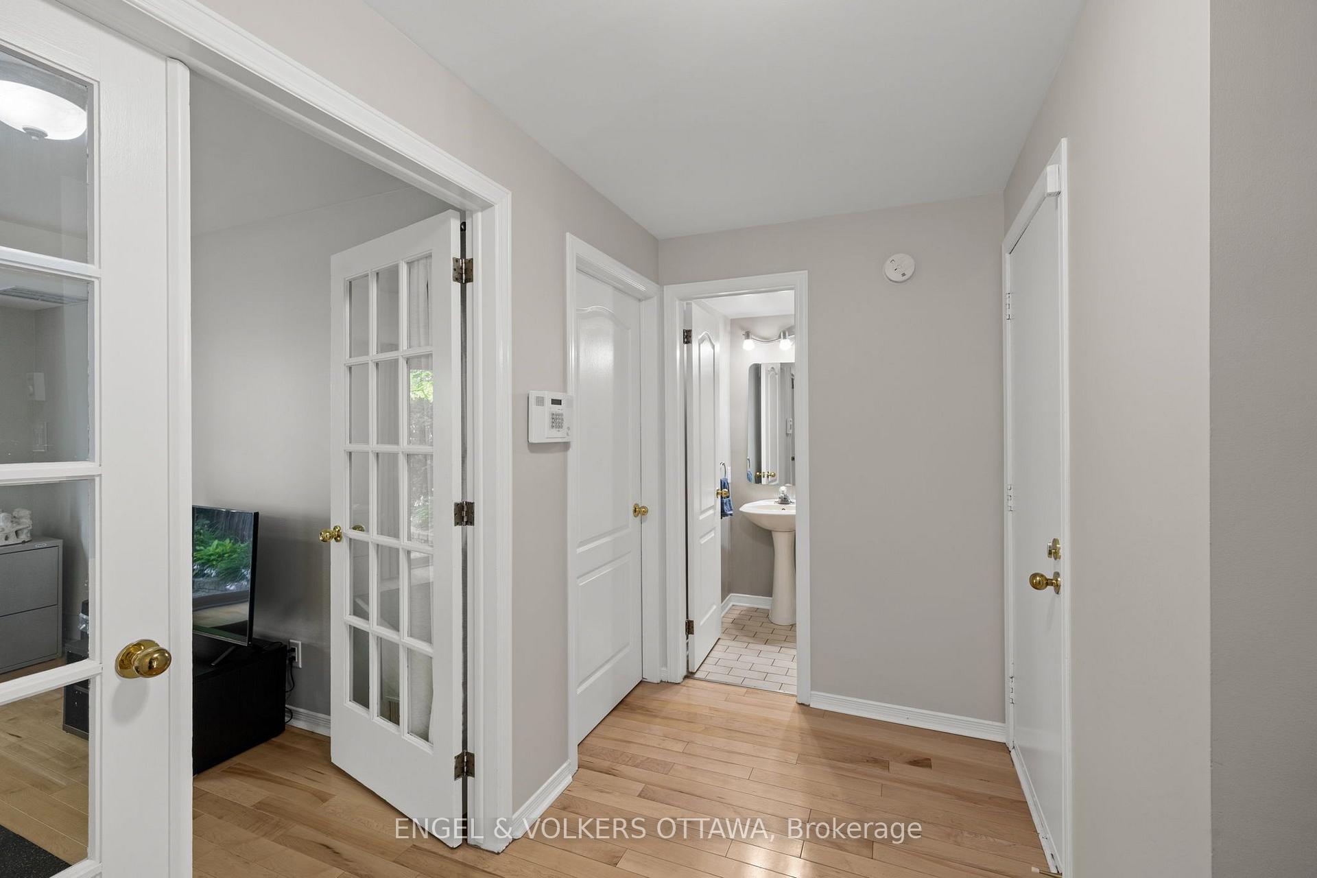 Photo 7 of 1831 Summerfields Crescent, Ottawa, Chapel Hill — HOMEH