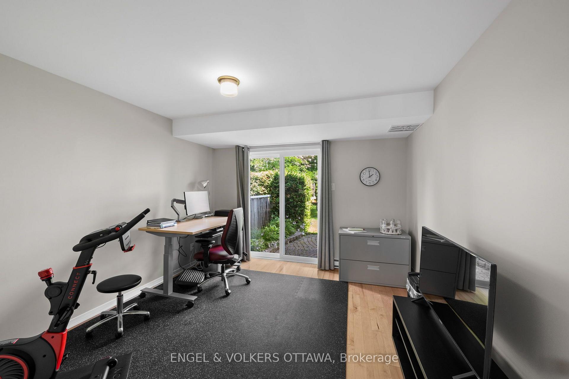Photo 8 of 1831 Summerfields Crescent, Ottawa, Chapel Hill — HOMEH