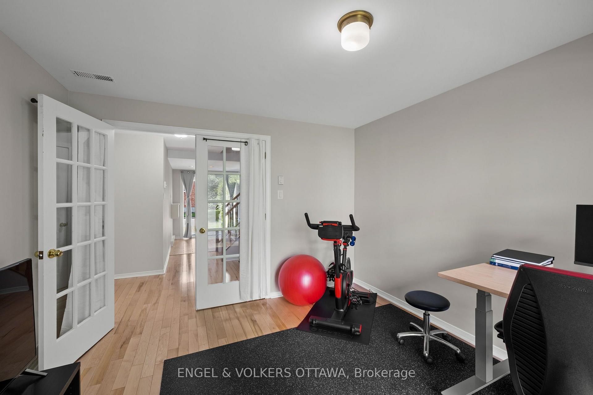 Photo 9 of 1831 Summerfields Crescent, Ottawa, Chapel Hill — HOMEH