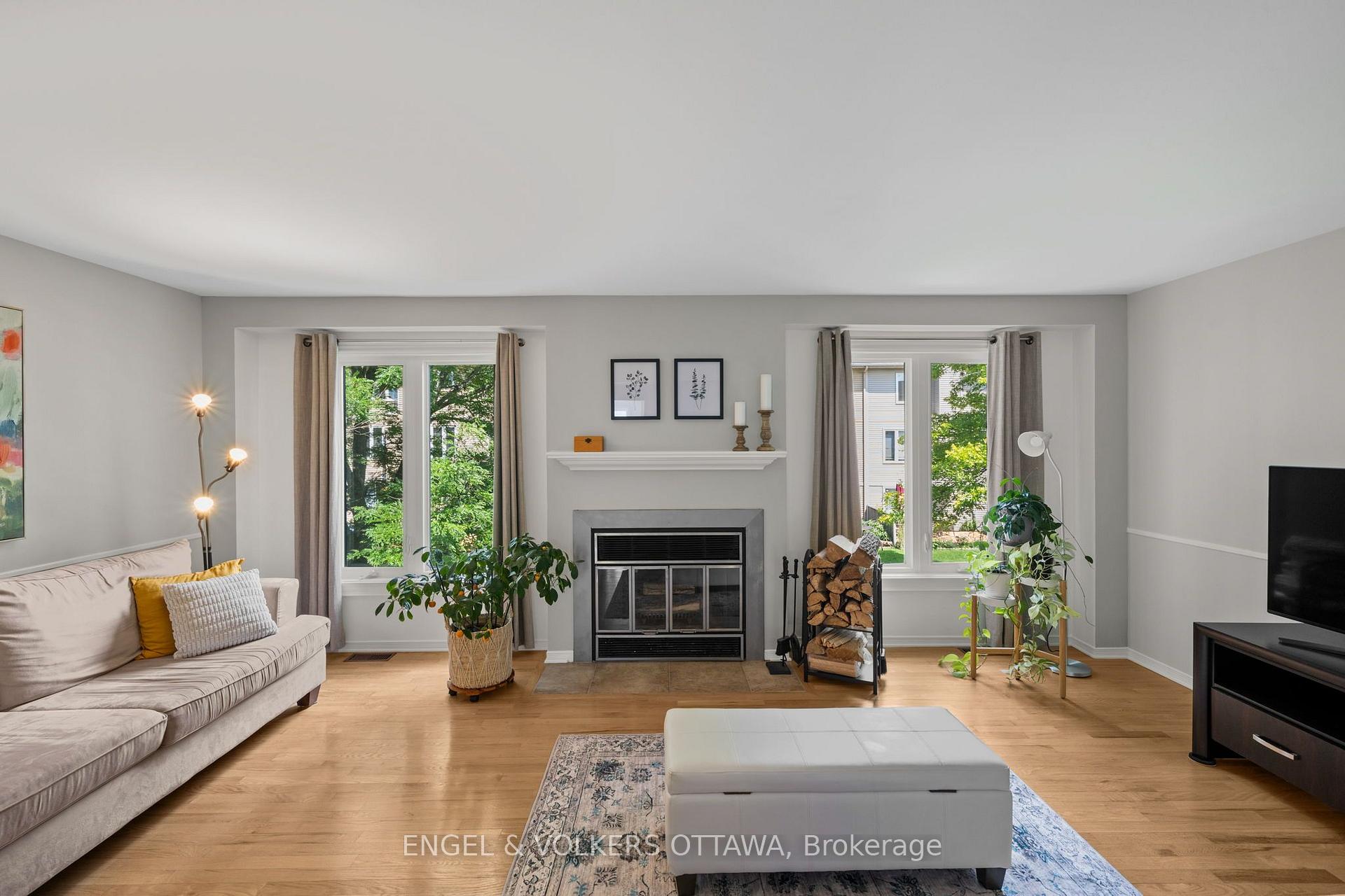 Photo 15 of 1831 Summerfields Crescent, Ottawa, Chapel Hill — HOMEH