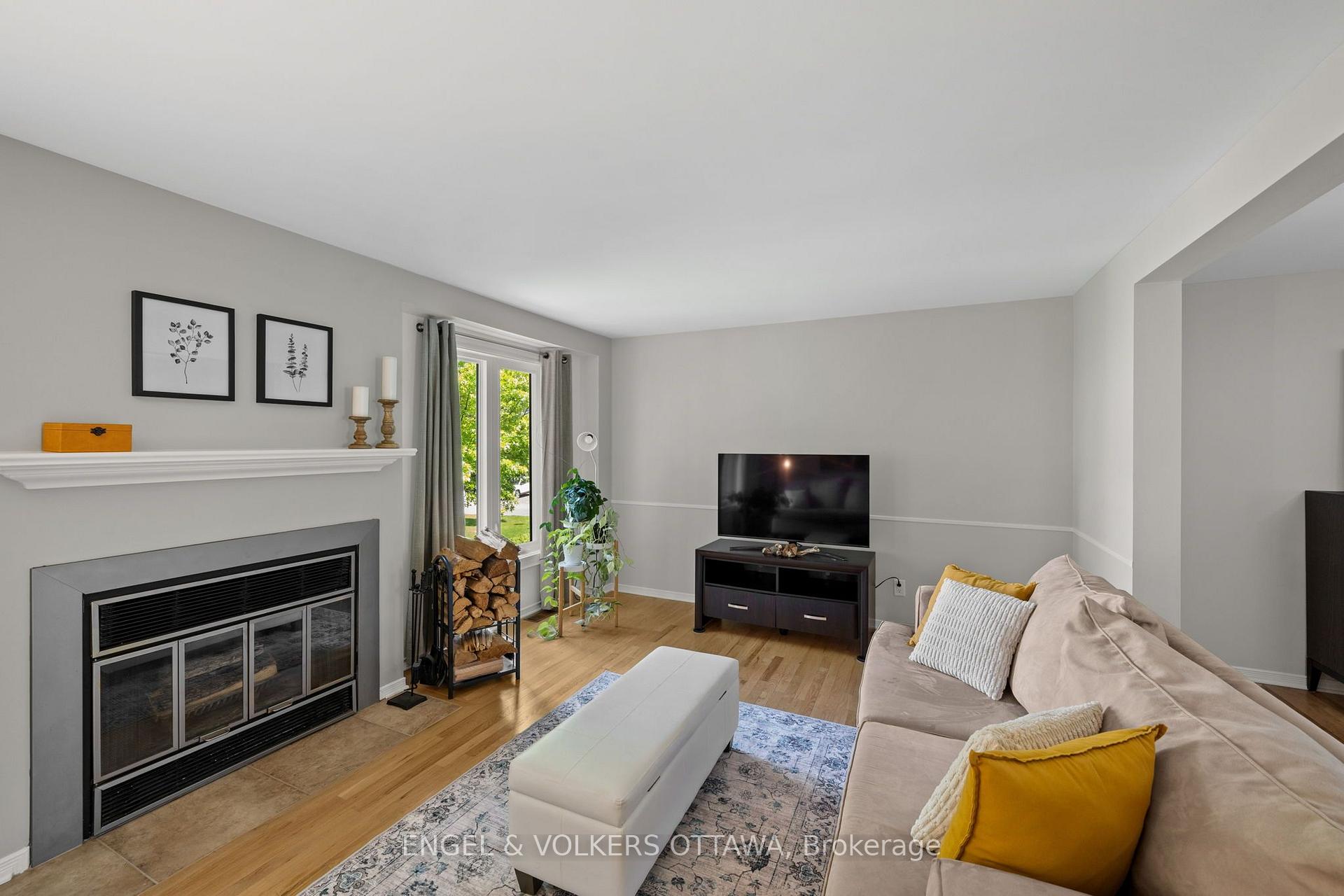Photo 16 of 1831 Summerfields Crescent, Ottawa, Chapel Hill — HOMEH