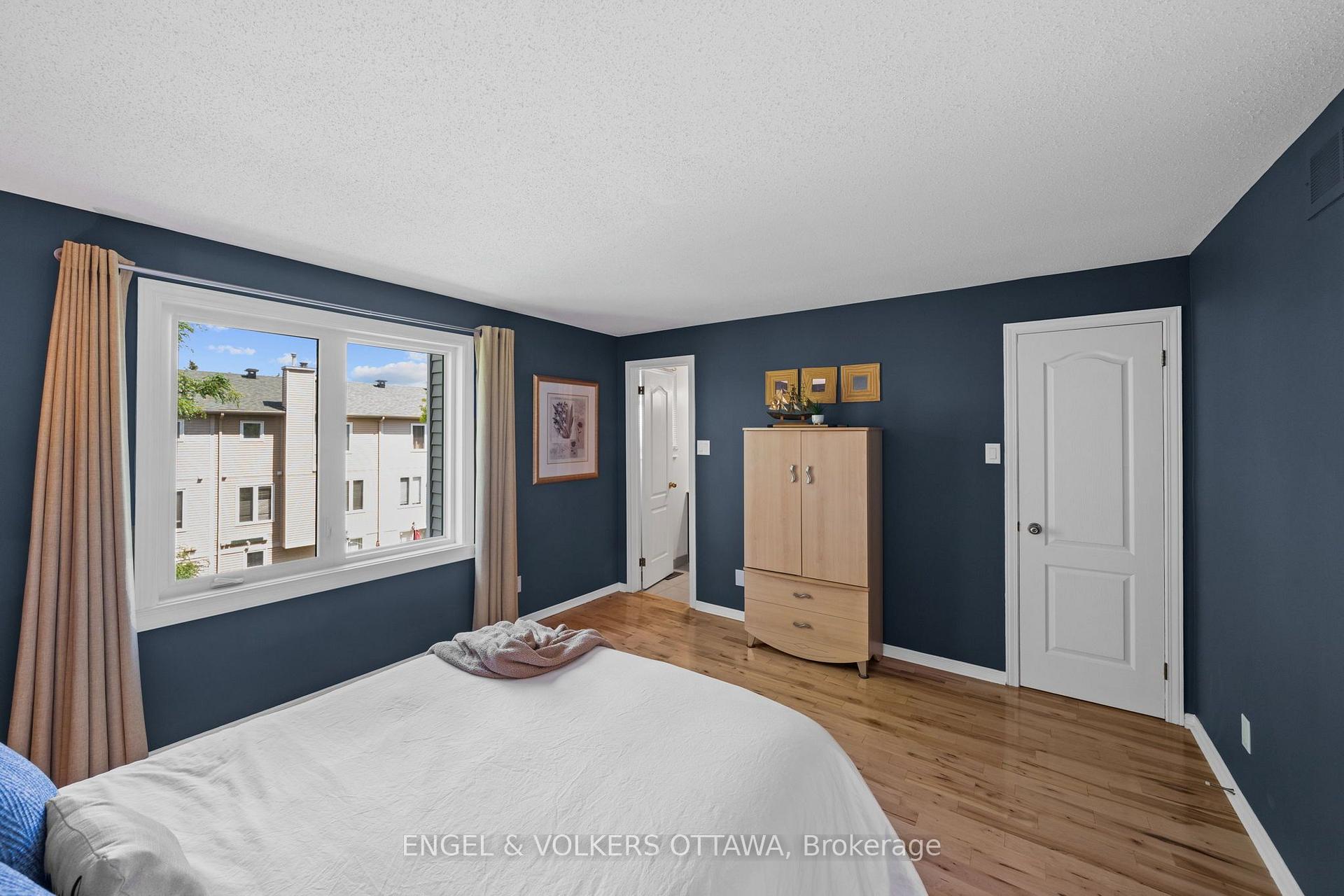 Photo 29 of 1831 Summerfields Crescent, Ottawa, Chapel Hill — HOMEH