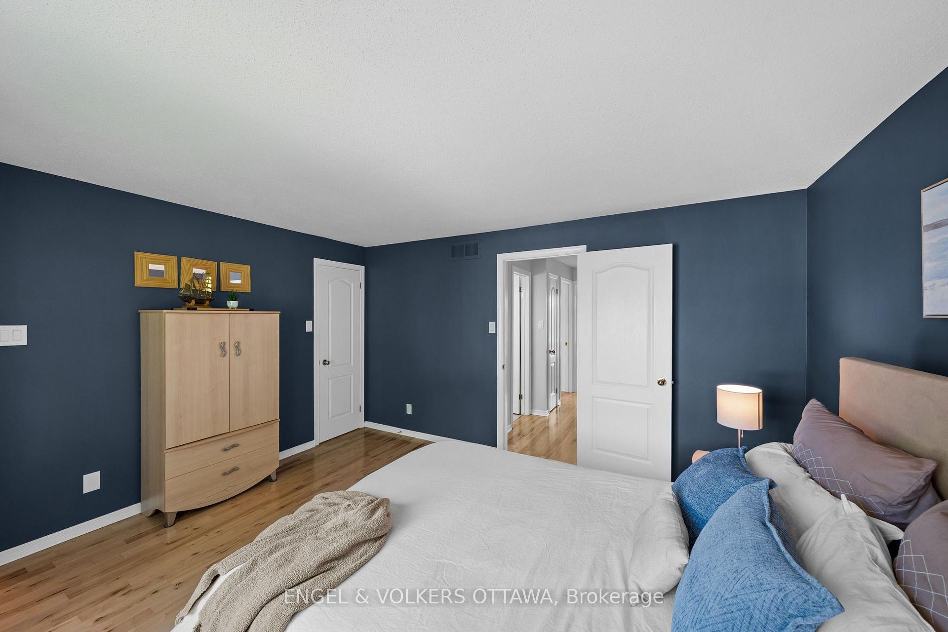 Photo 31 of 1831 Summerfields Crescent, Ottawa, Chapel Hill — HOMEH