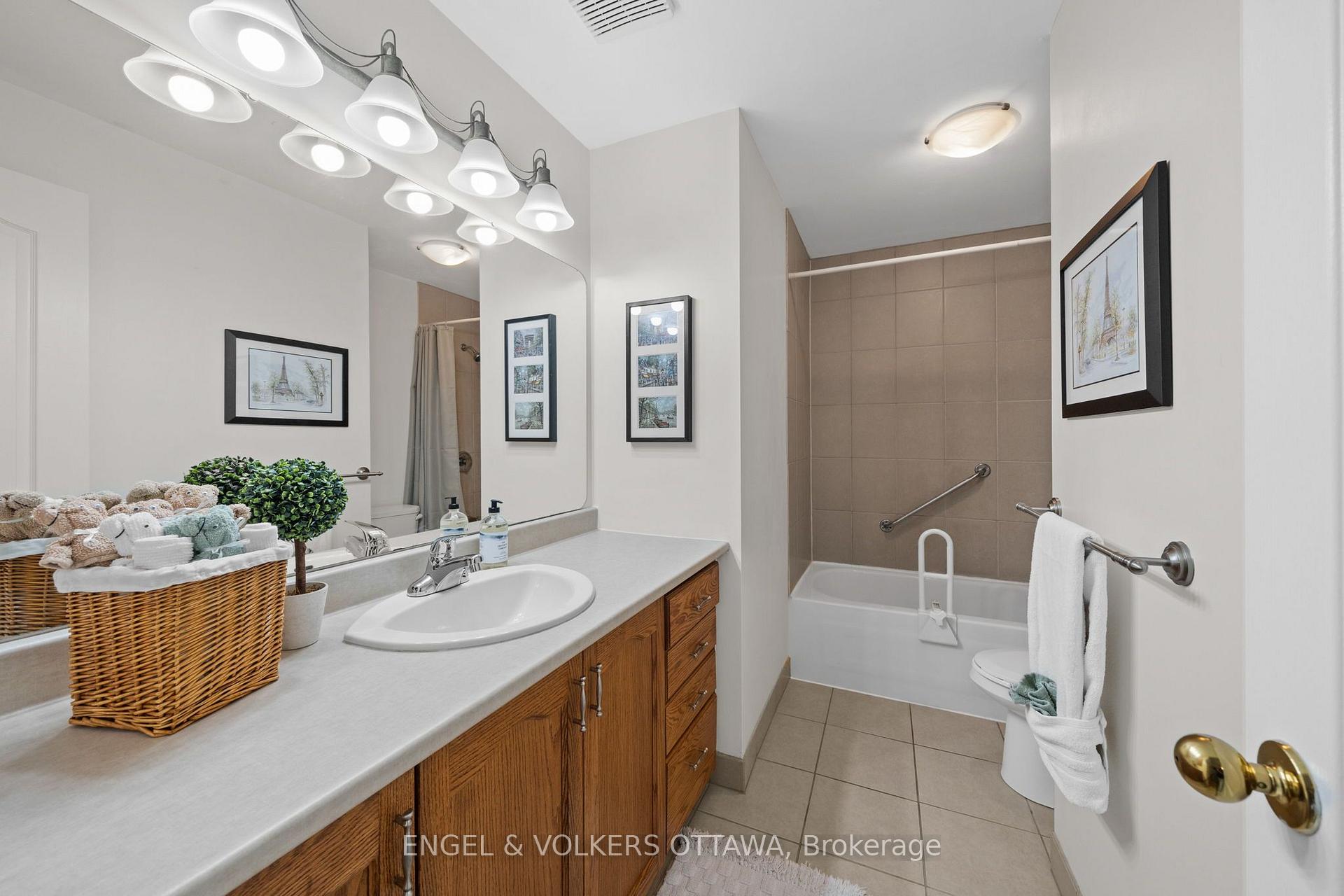 Photo 39 of 1831 Summerfields Crescent, Ottawa, Chapel Hill — HOMEH