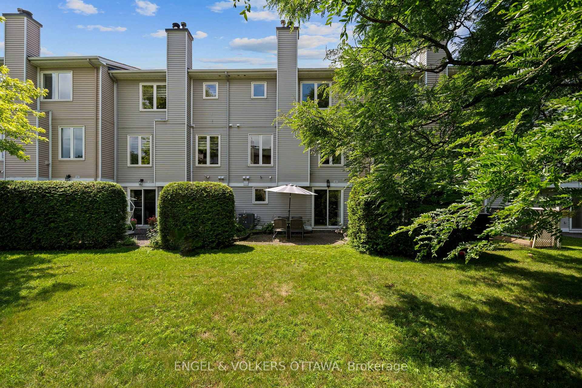 Photo 41 of 1831 Summerfields Crescent, Ottawa, Chapel Hill — HOMEH