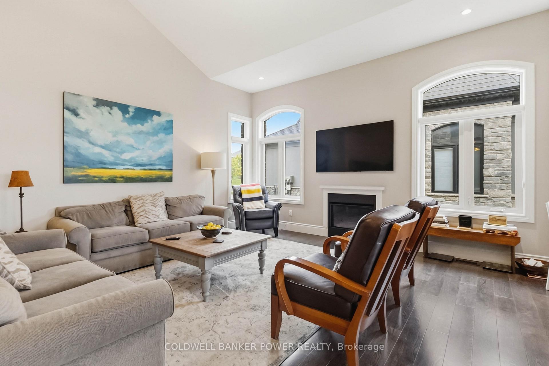 Photo 4 of 2483 Meadowlands Way, London, North R — HOMEH