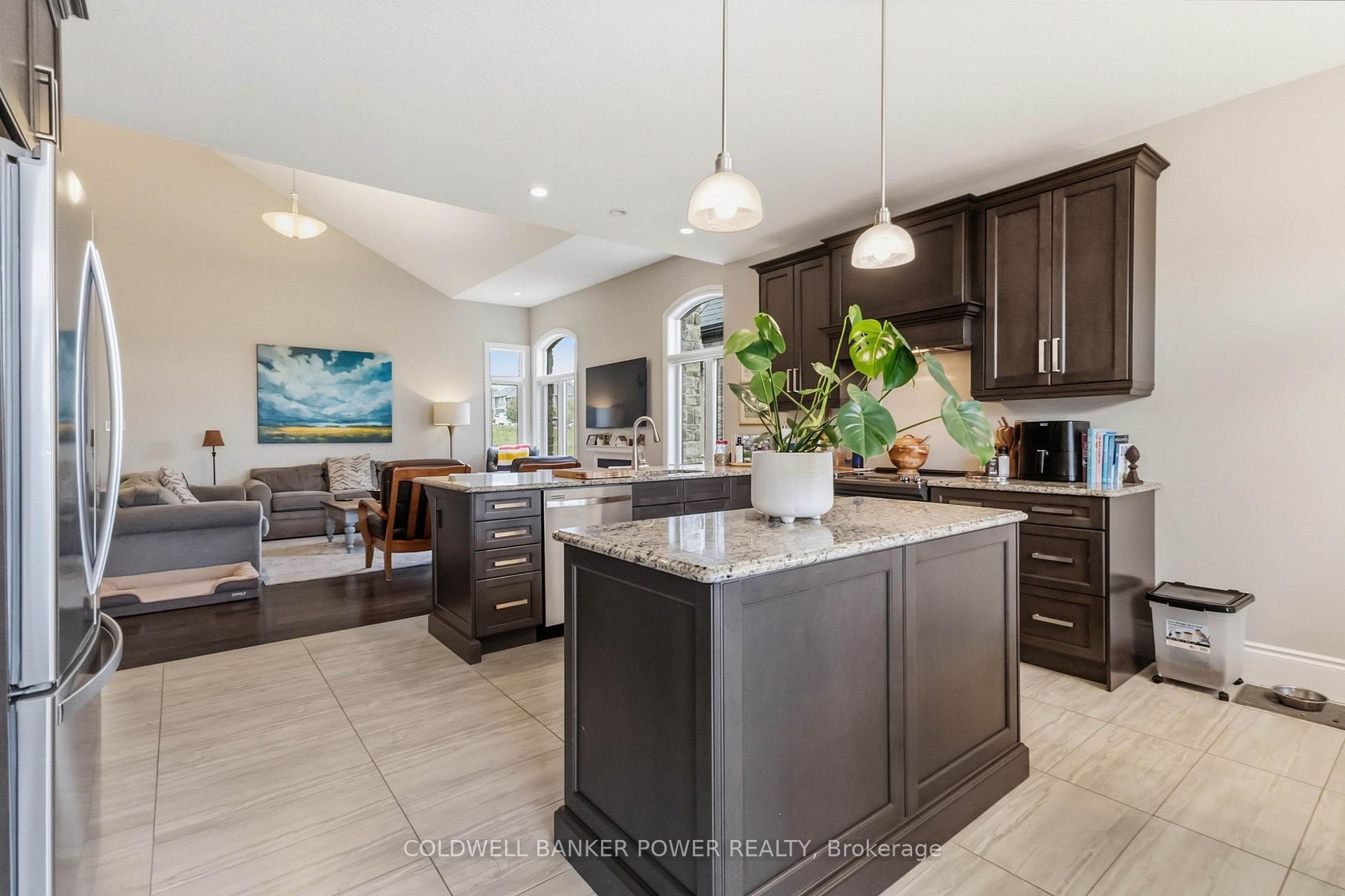 Photo 7 of 2483 Meadowlands Way, London, North R — HOMEH
