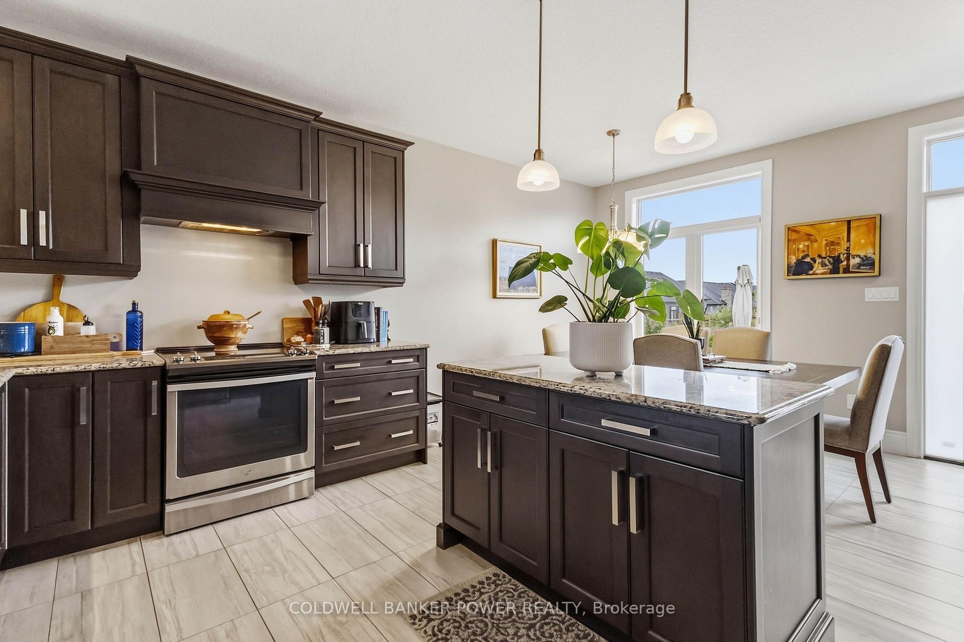 Photo 10 of 2483 Meadowlands Way, London, North R — HOMEH