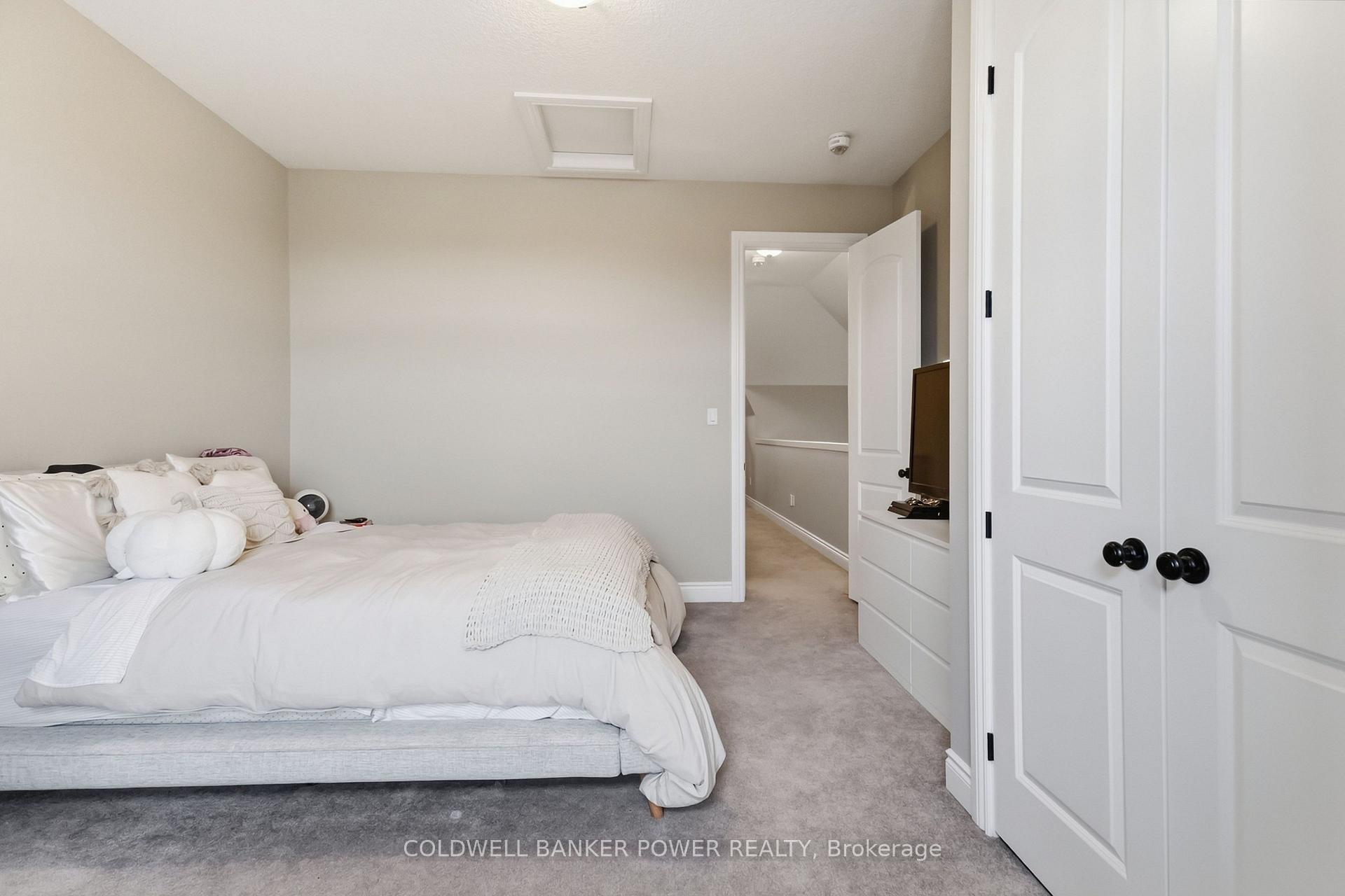 Photo 22 of 2483 Meadowlands Way, London, North R — HOMEH