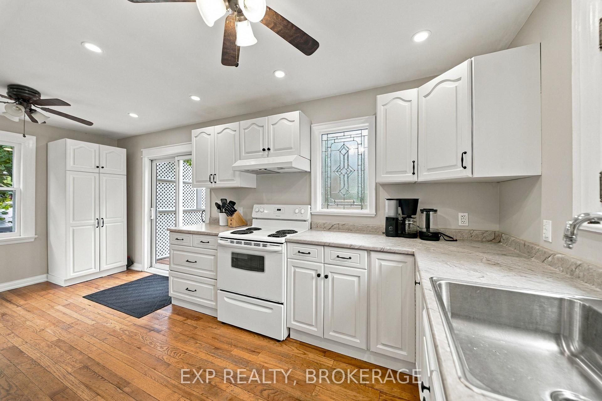 Photo 18 of 47 Henry Street, Belleville, Belleville Ward — HOMEH