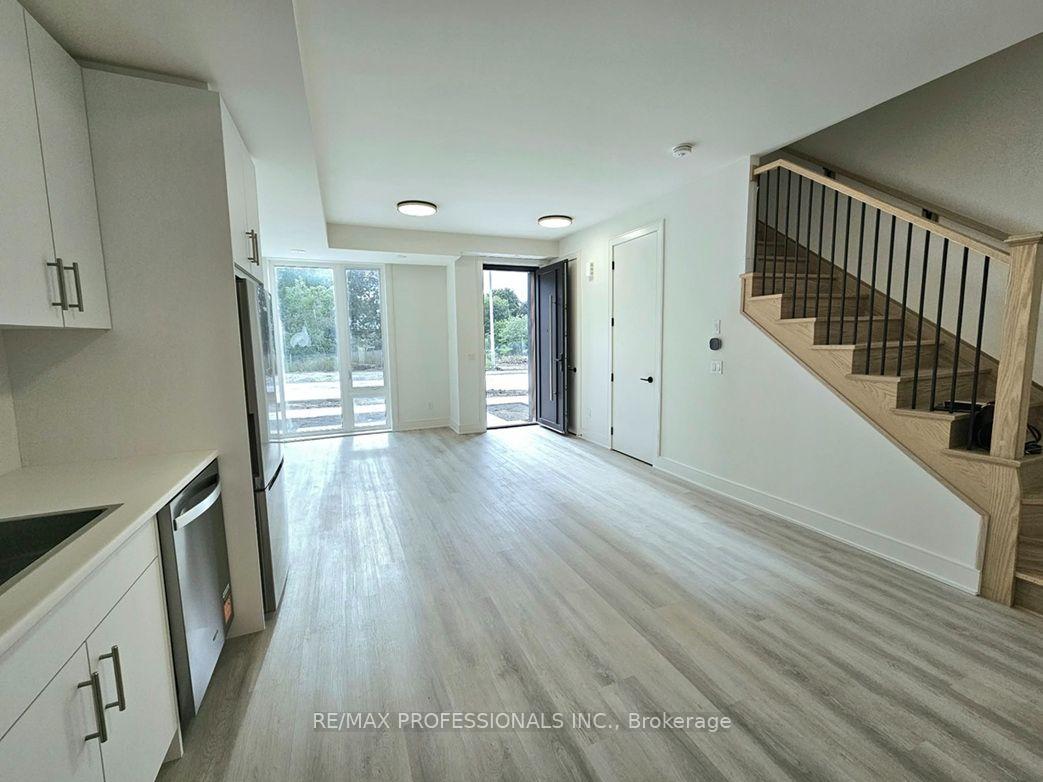Photo 10 of 230 Ellis Avenue, St. Catharines, Oakdale — HOMEH
