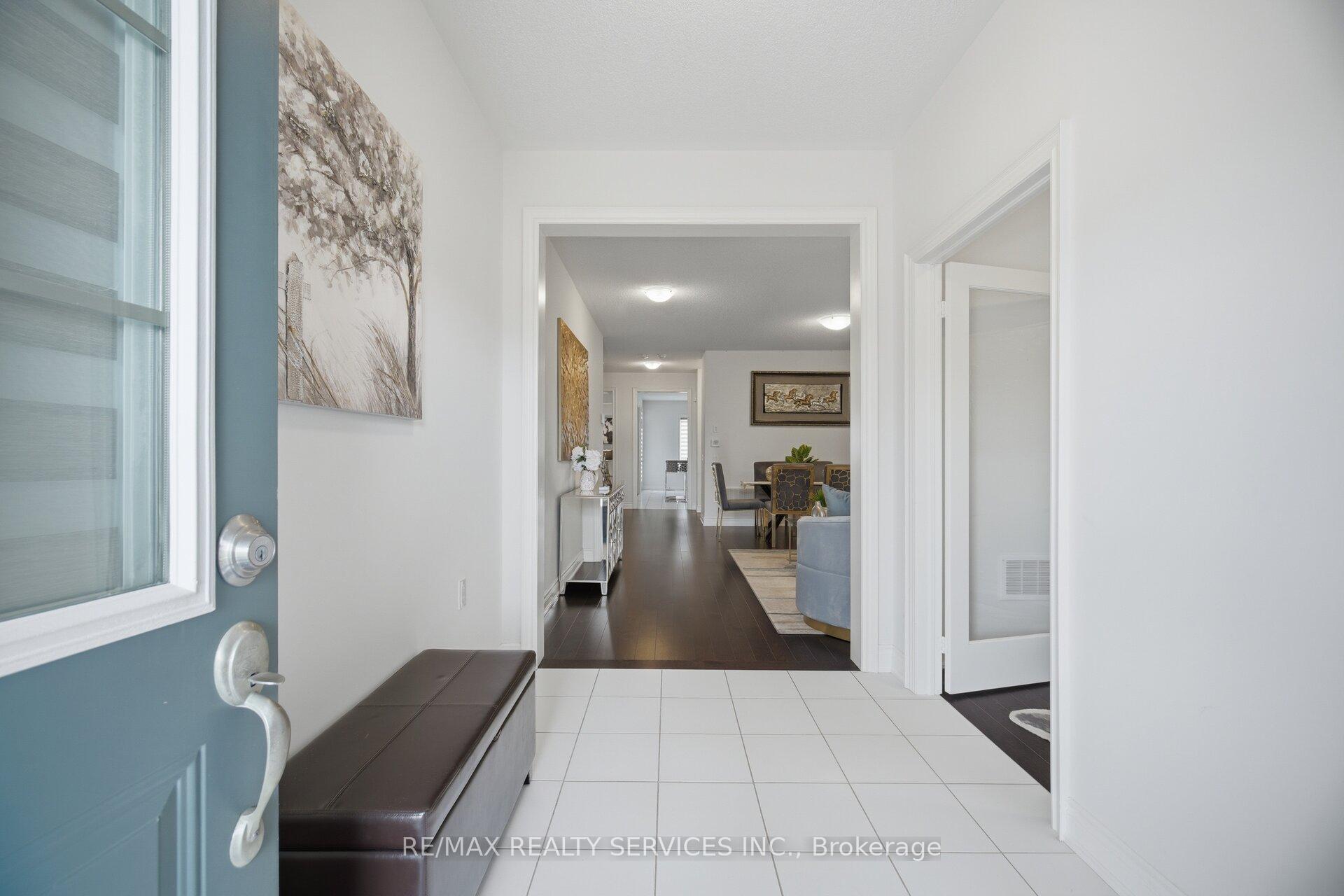 Photo 5 of 585 Dougall Avenue, Caledon, Rural Caledon — HOMEH