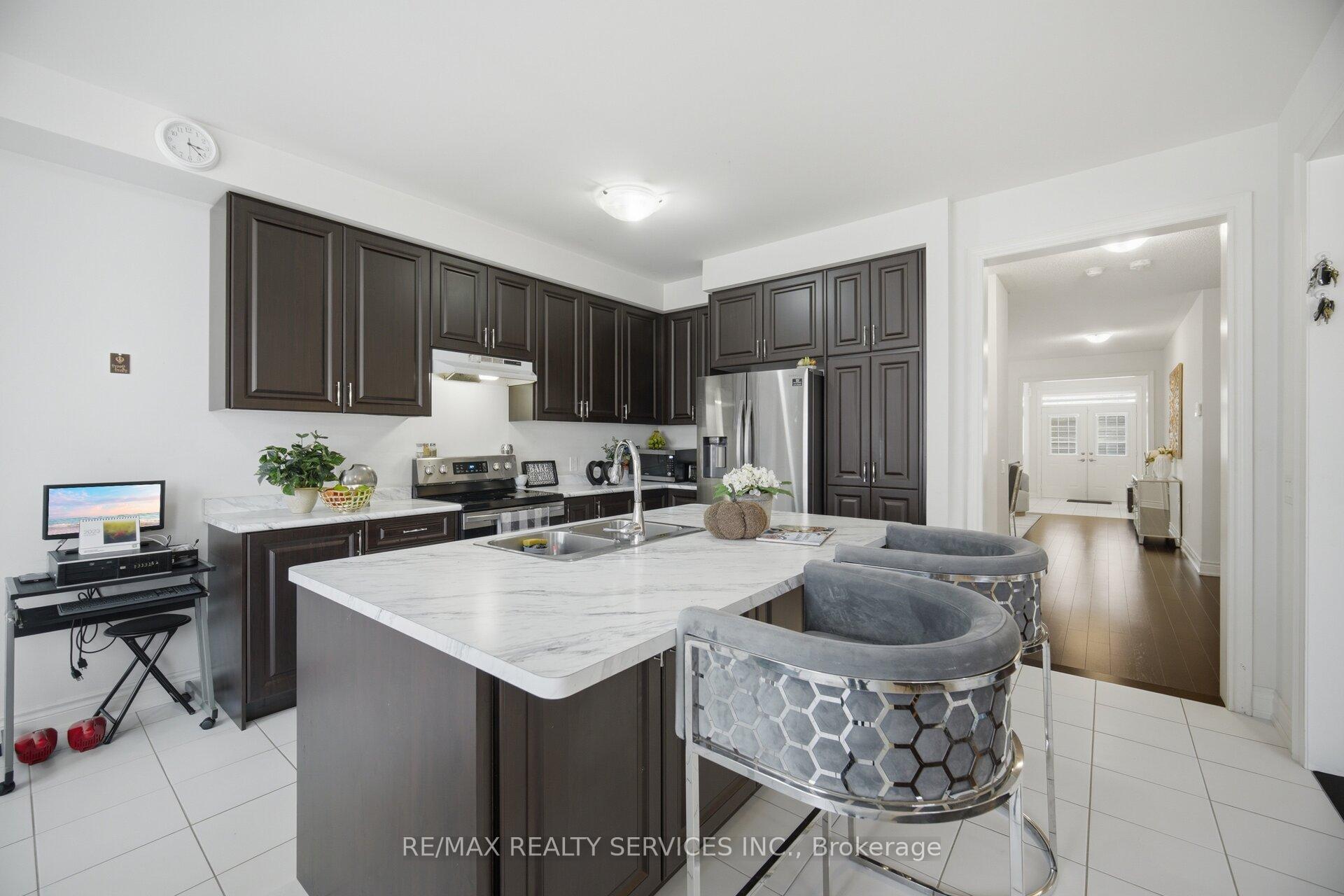 Photo 10 of 585 Dougall Avenue, Caledon, Rural Caledon — HOMEH