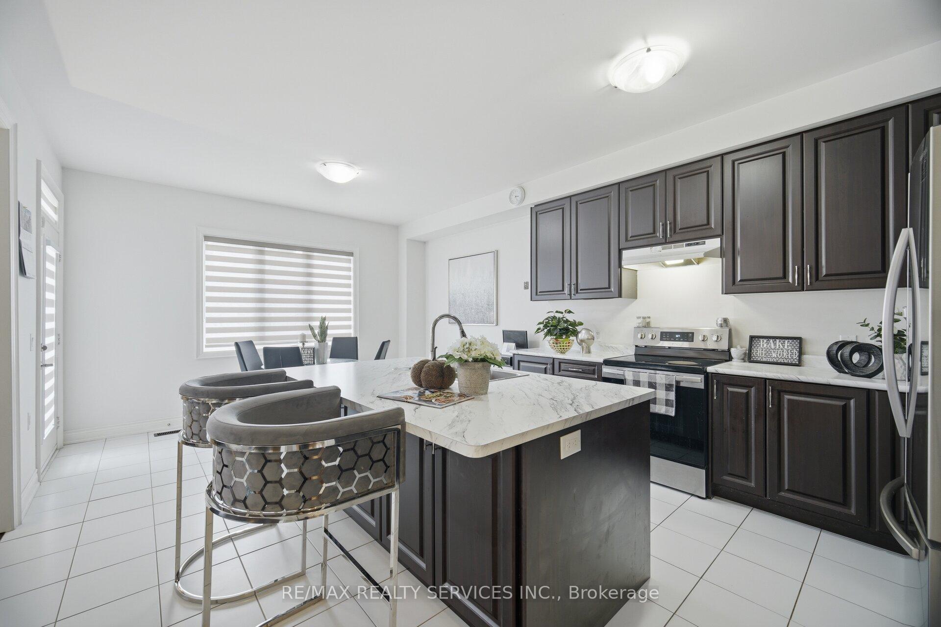Photo 13 of 585 Dougall Avenue, Caledon, Rural Caledon — HOMEH