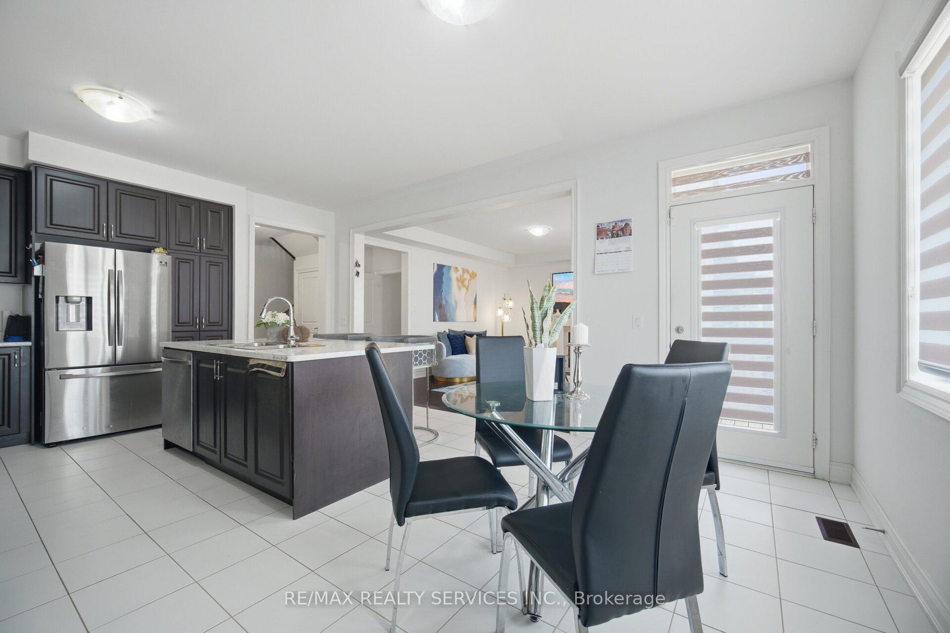 Photo 15 of 585 Dougall Avenue, Caledon, Rural Caledon — HOMEH
