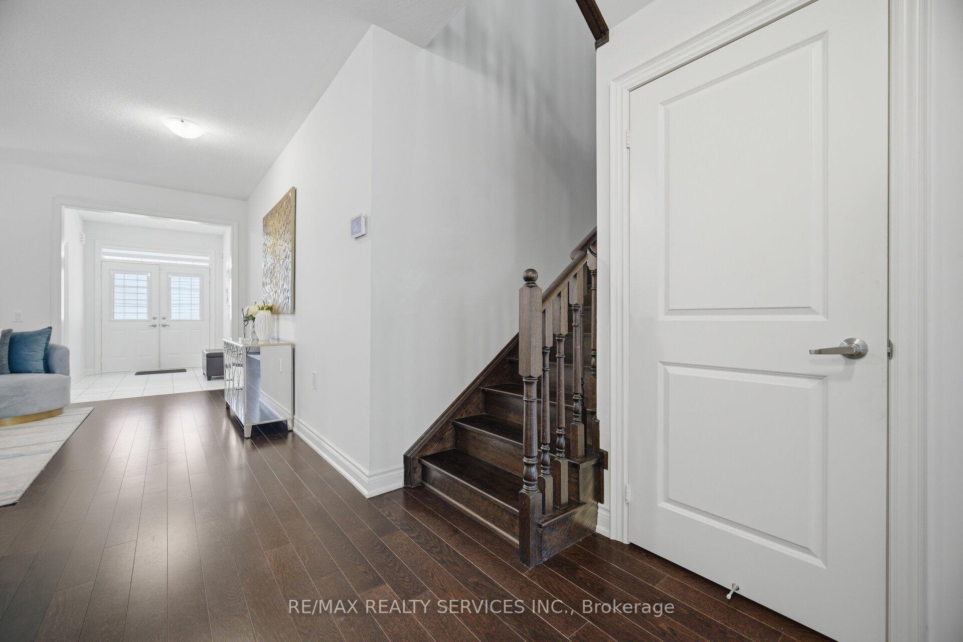 Photo 22 of 585 Dougall Avenue, Caledon, Rural Caledon — HOMEH
