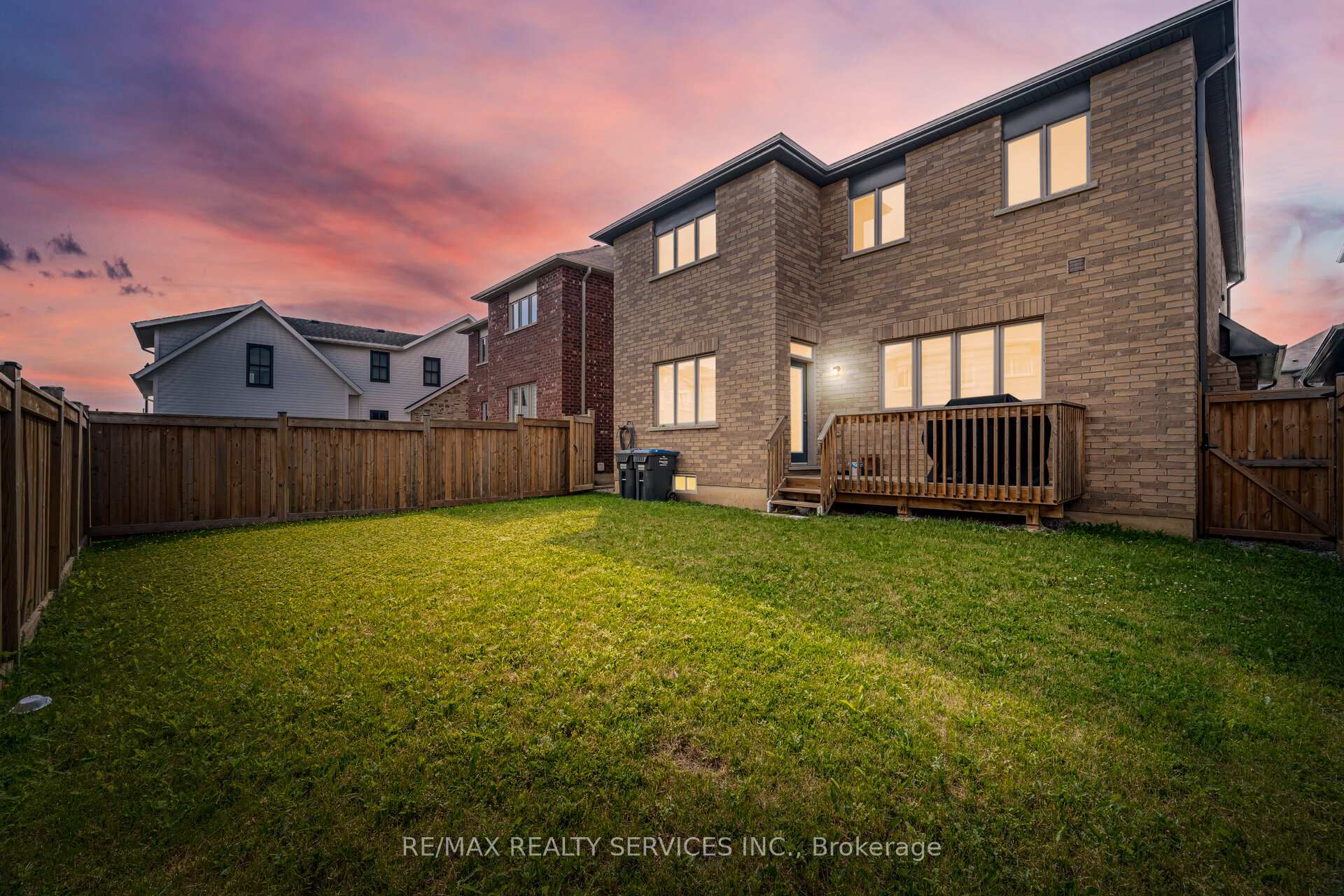Photo 50 of 585 Dougall Avenue, Caledon, Rural Caledon — HOMEH
