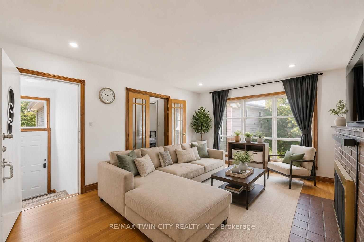 Photo of 980 Ritson Road N