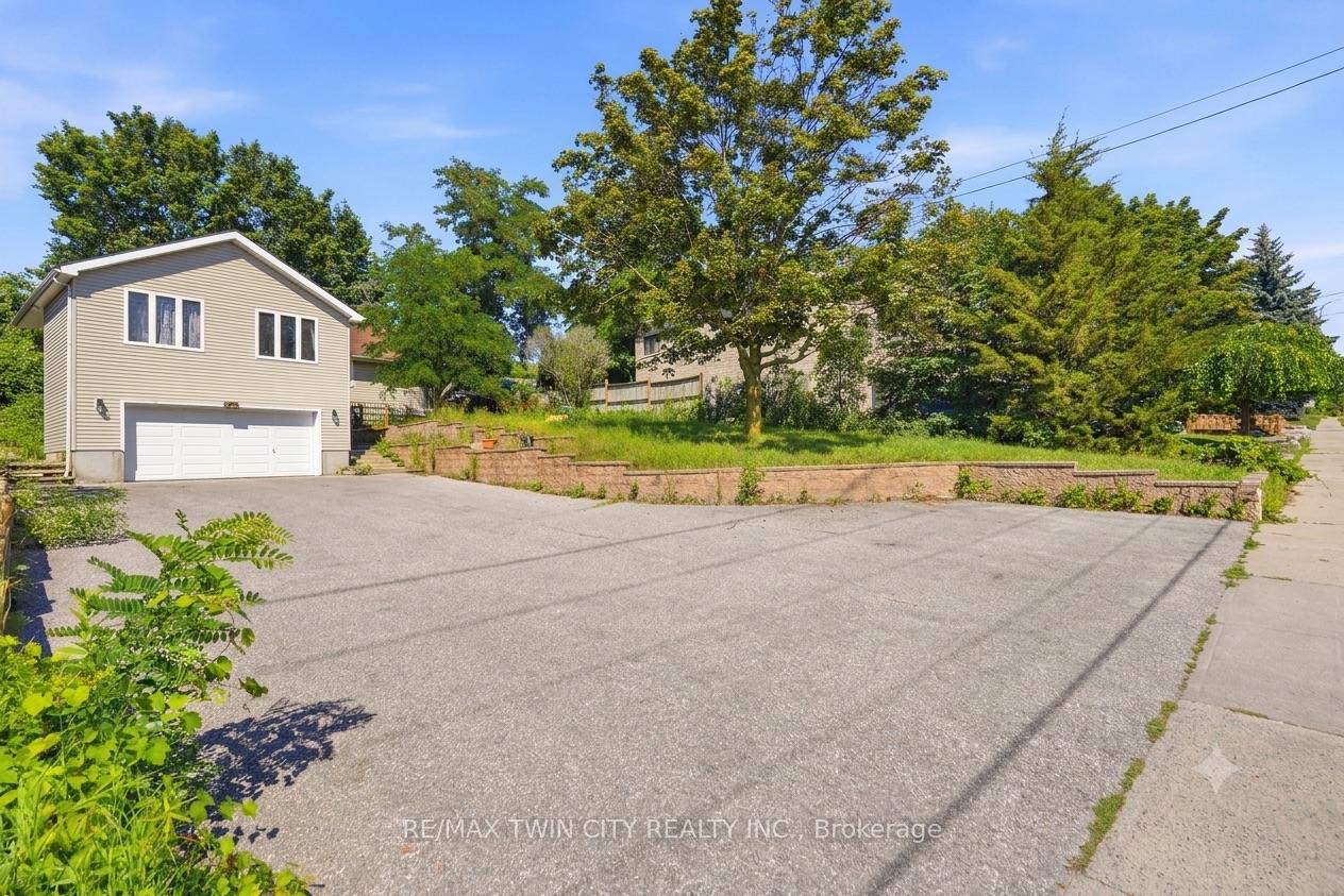 Photo 2 of 980 Ritson Road N, Oshawa, Centennial — HOMEH