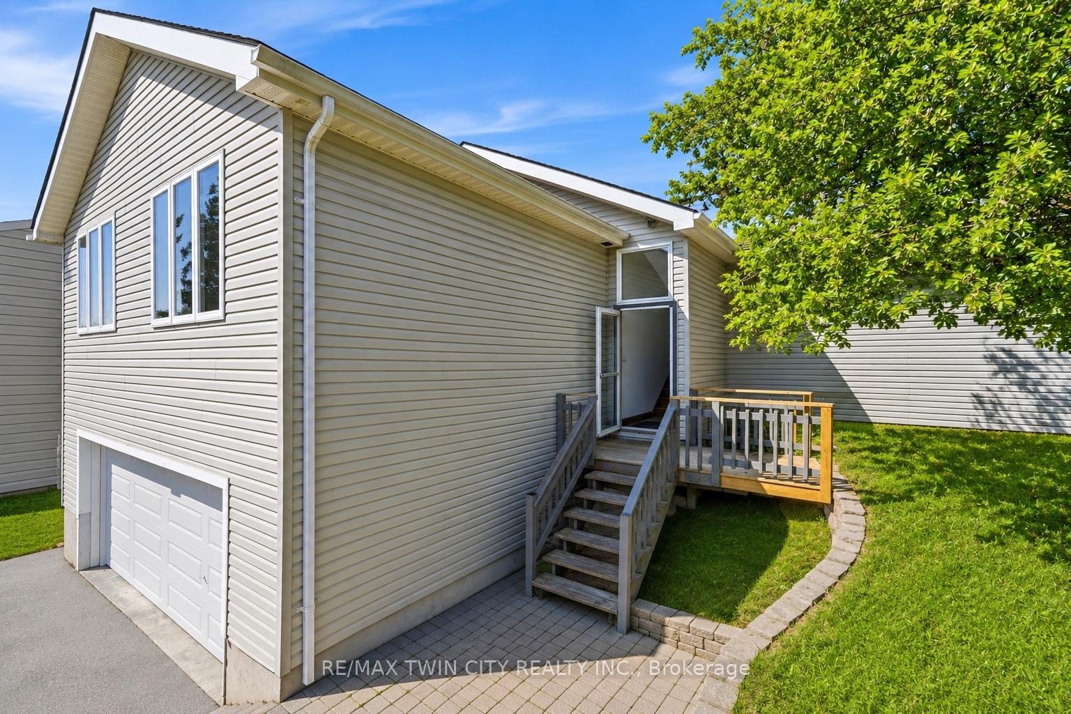 Photo 3 of 980 Ritson Road N, Oshawa, Centennial — HOMEH