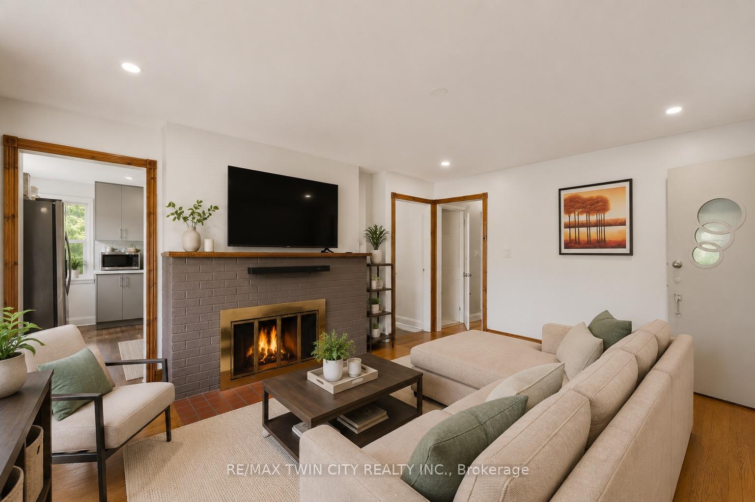 Photo 5 of 980 Ritson Road N, Oshawa, Centennial — HOMEH