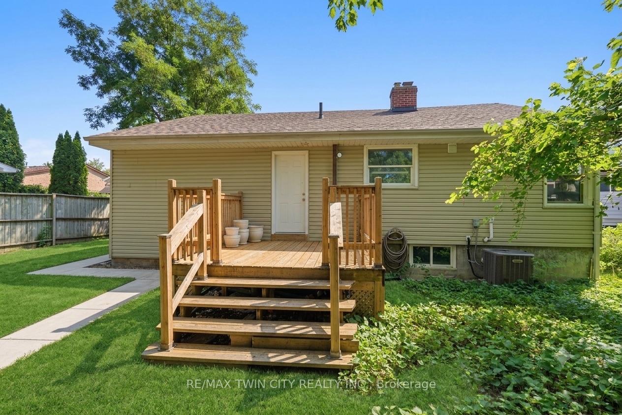 Photo 25 of 980 Ritson Road N, Oshawa, Centennial — HOMEH