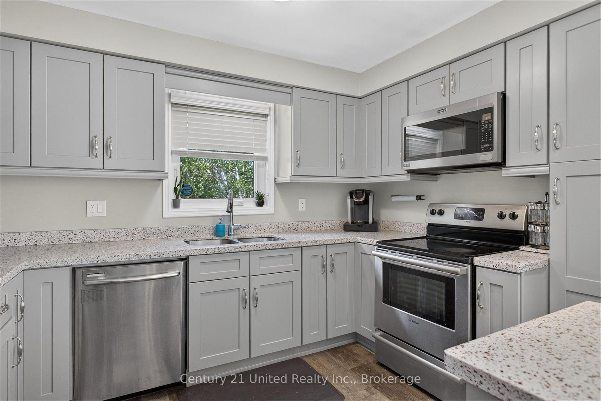 Photo 15 of 2121 Meadowview Road, Peterborough, Ashburnham Ward 4 — HOMEH