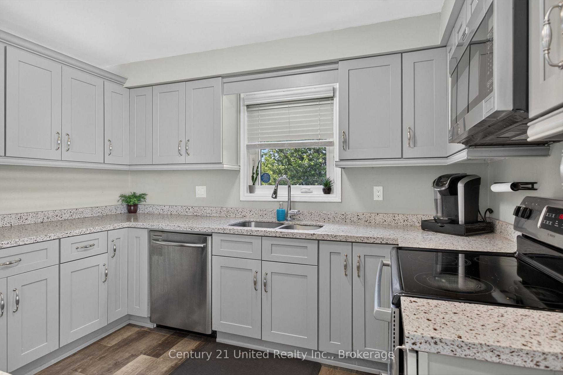 Photo 16 of 2121 Meadowview Road, Peterborough, Ashburnham Ward 4 — HOMEH
