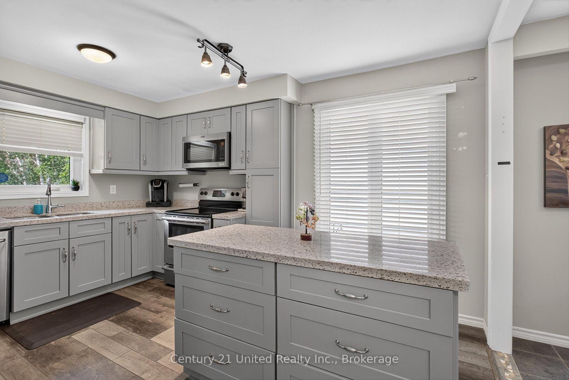Photo 19 of 2121 Meadowview Road, Peterborough, Ashburnham Ward 4 — HOMEH