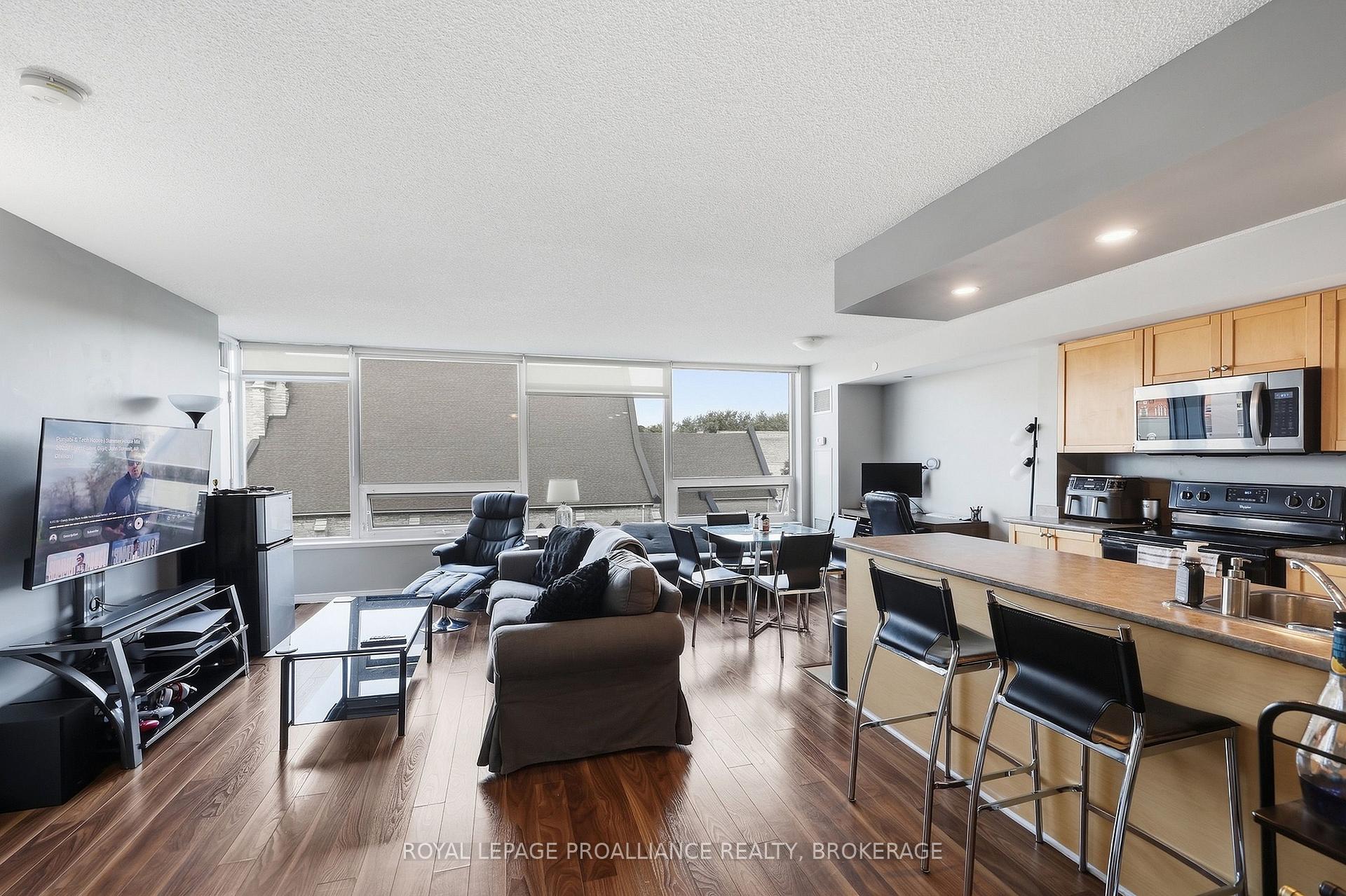 Photo 8 of Unit 501, 121 Queen Street, Kingston, East of Sir John A. Blvd — HOMEH