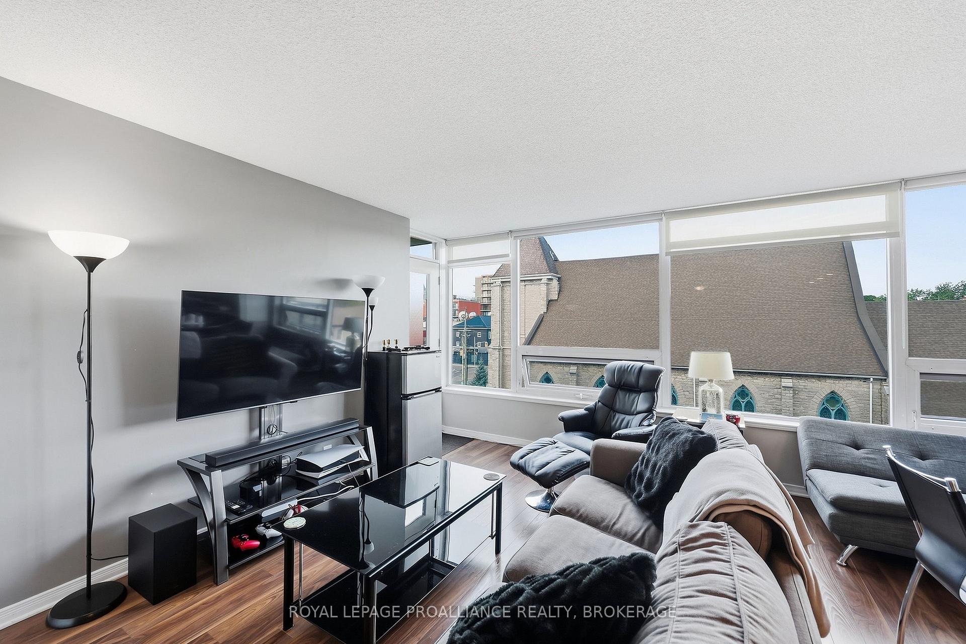 Photo 10 of Unit 501, 121 Queen Street, Kingston, East of Sir John A. Blvd — HOMEH