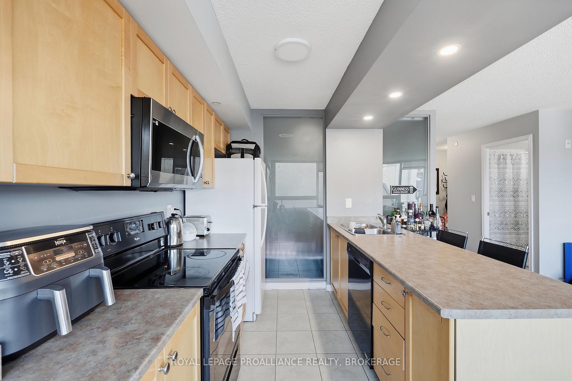 Photo 16 of Unit 501, 121 Queen Street, Kingston, East of Sir John A. Blvd — HOMEH