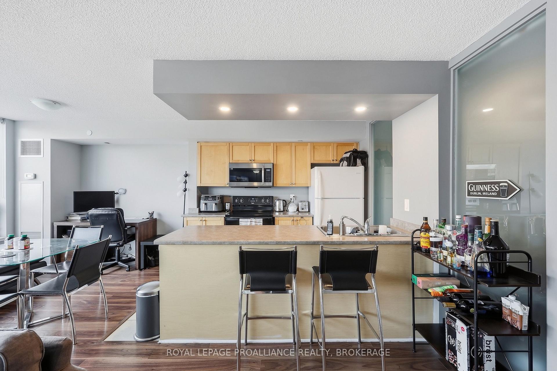 Photo 18 of Unit 501, 121 Queen Street, Kingston, East of Sir John A. Blvd — HOMEH