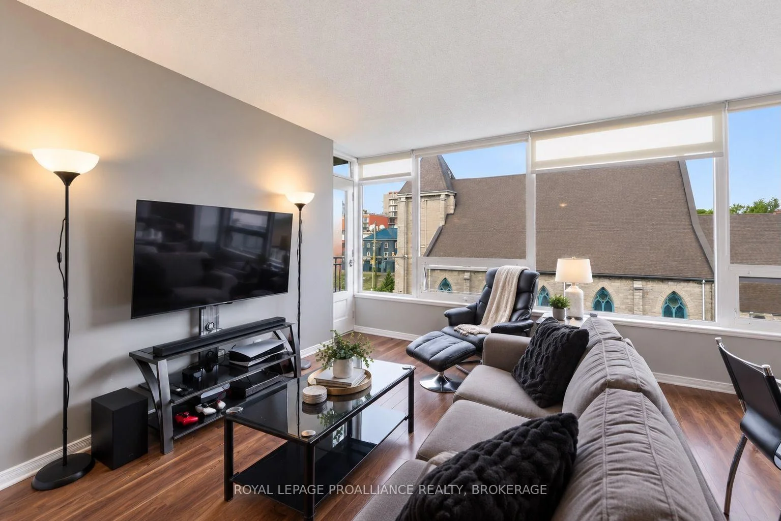 Photo 11 of Unit 501, 121 Queen Street, Kingston, East of Sir John A. Blvd — HOMEH
