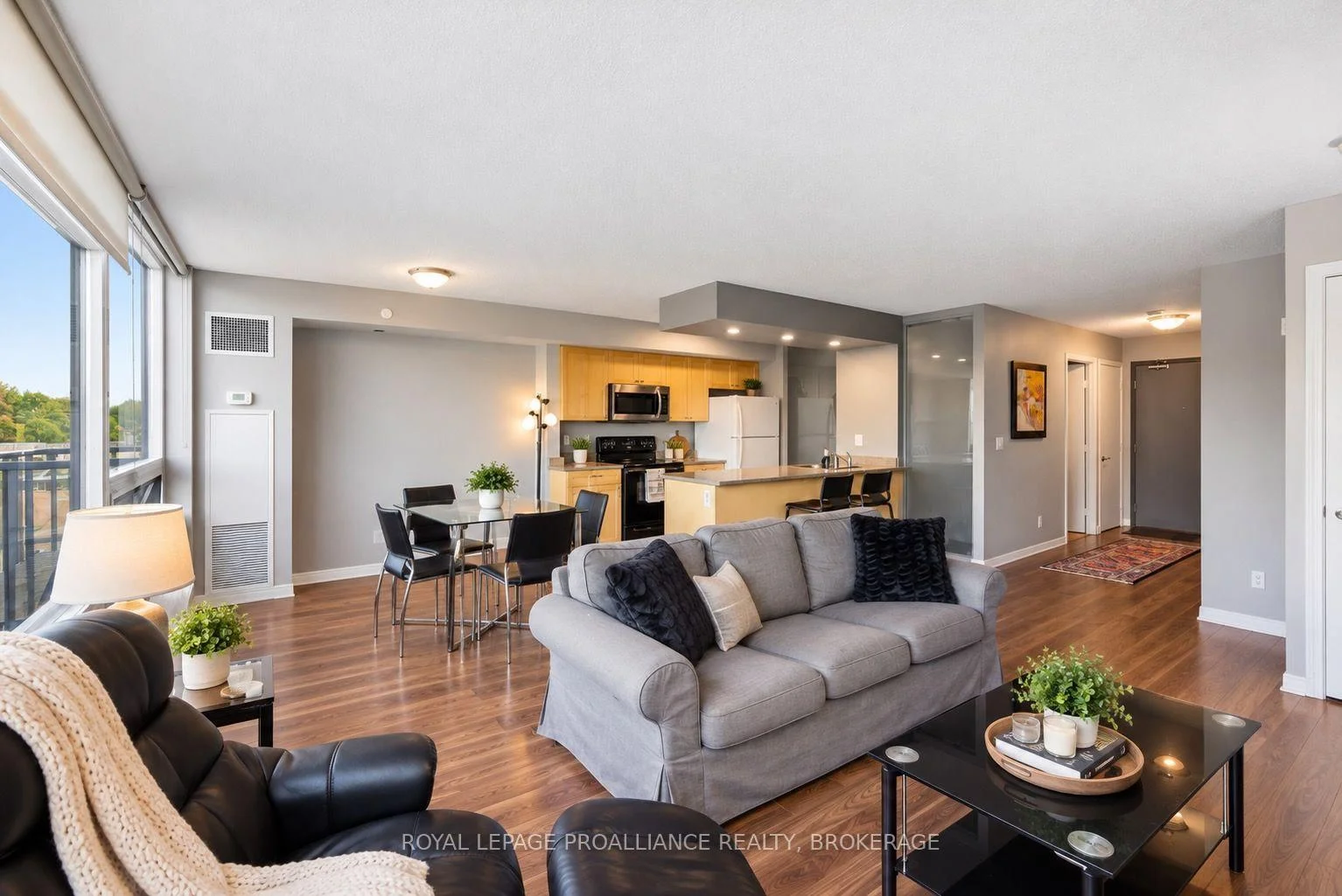 Photo 13 of Unit 501, 121 Queen Street, Kingston, East of Sir John A. Blvd — HOMEH
