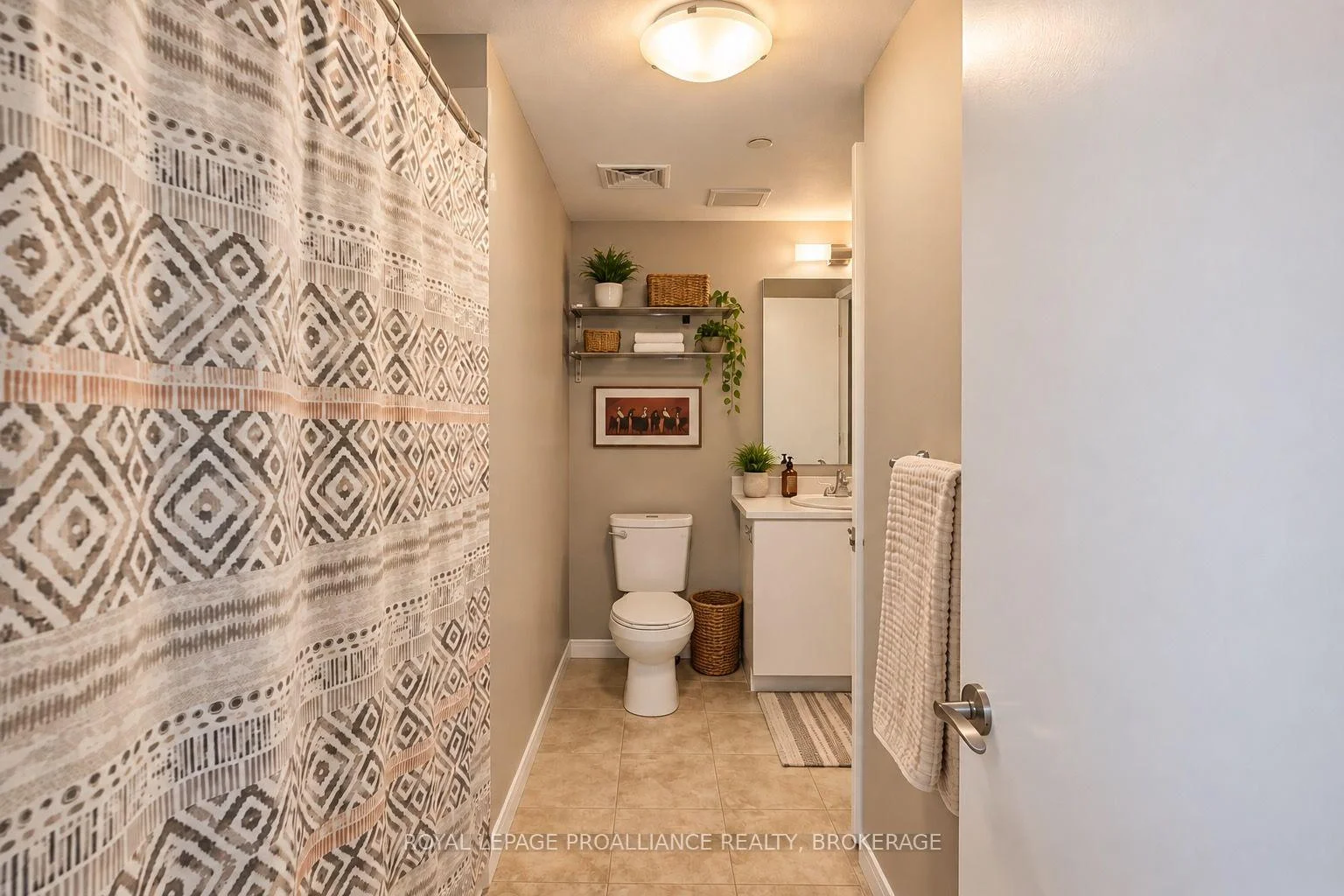 Photo 33 of Unit 501, 121 Queen Street, Kingston, East of Sir John A. Blvd — HOMEH